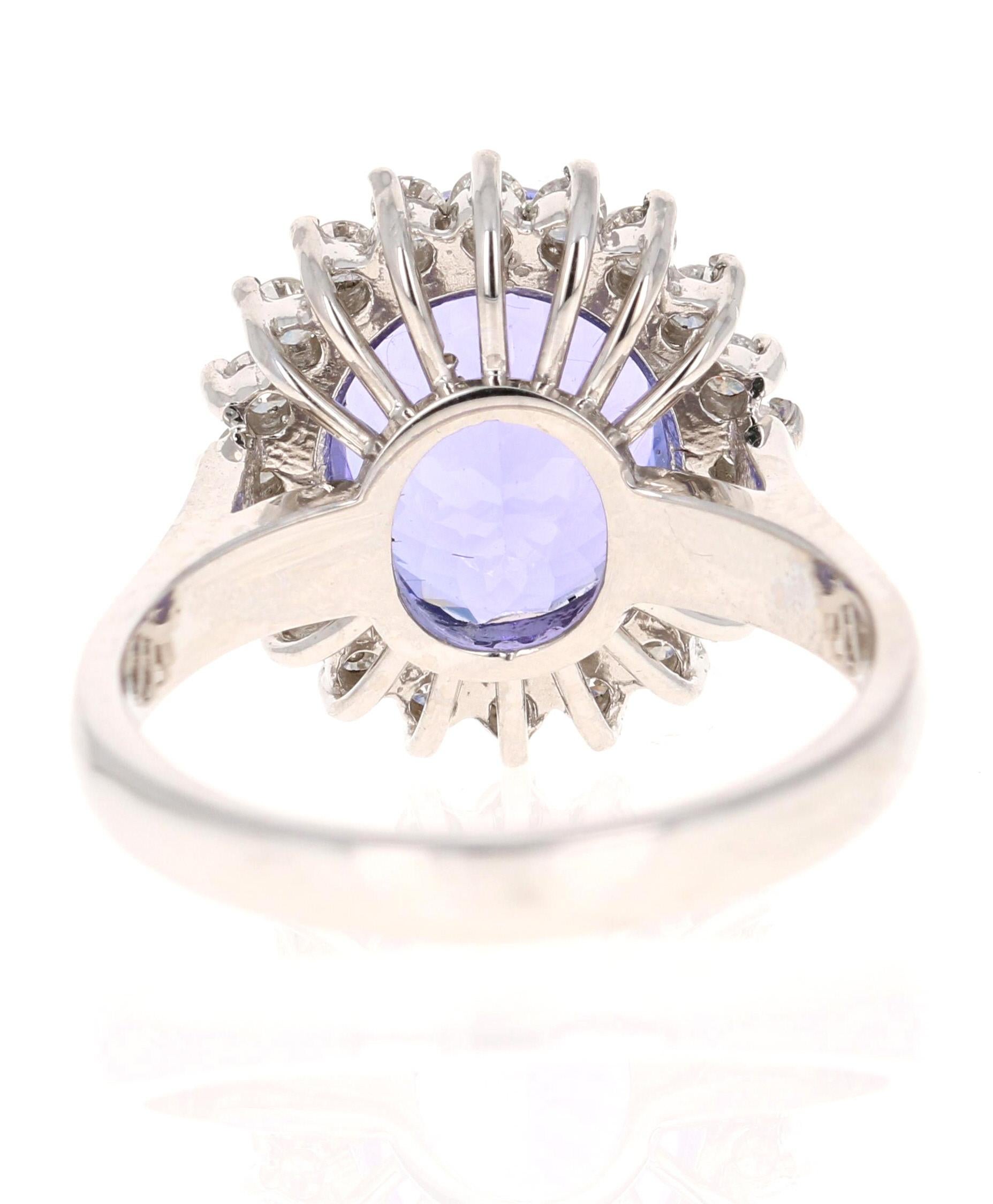 Anillo de oro blanco de 14 quilates con diamante tanzanita de 5,02 quilates Corte oval en venta