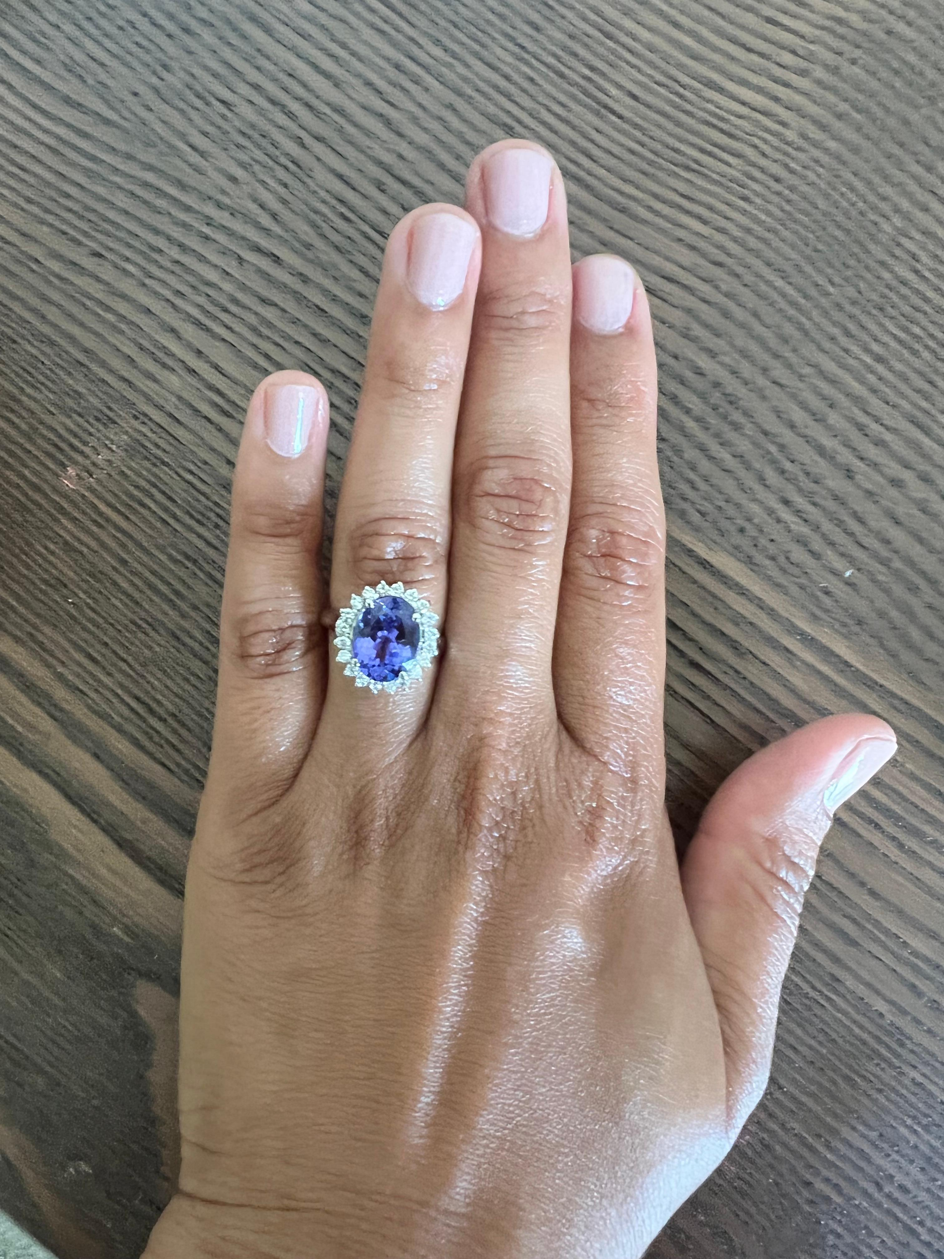Anillo de oro blanco de 14 quilates con diamante tanzanita de 5,02 quilates en Nuevo estado para la venta en Los Angeles, CA