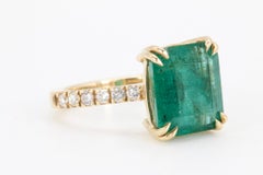 5,02 Karat sambischer Smaragd und Diamant Ring in 14k Gelbgold