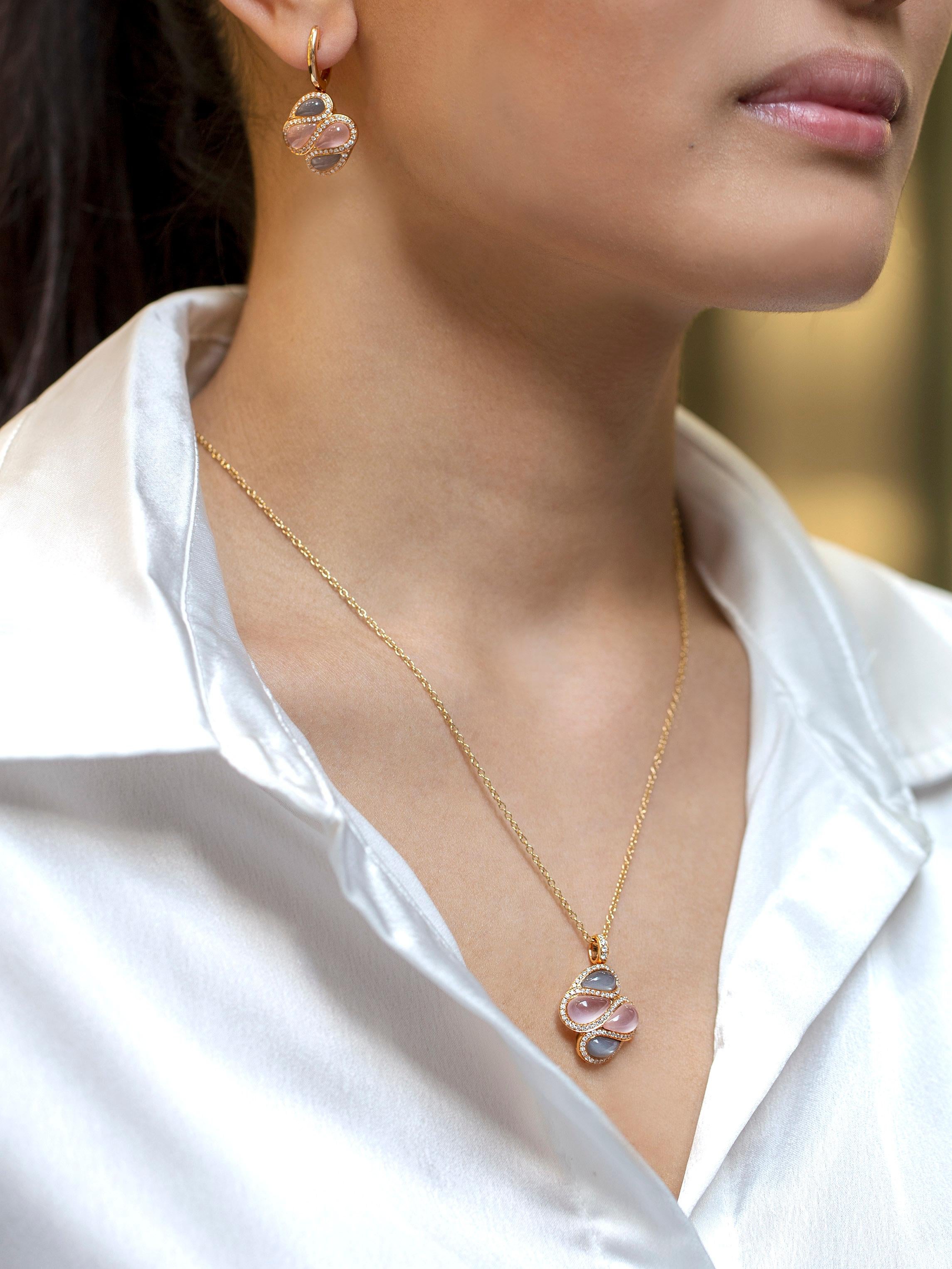 Women's 5.02 Carats Total Pear Shape Grey Moonstone and Rose Quartz Pendant Necklace For Sale