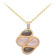 Collier pendentif en pierre de lune grise et quartz rose en forme de poire de 5,02 carats au total