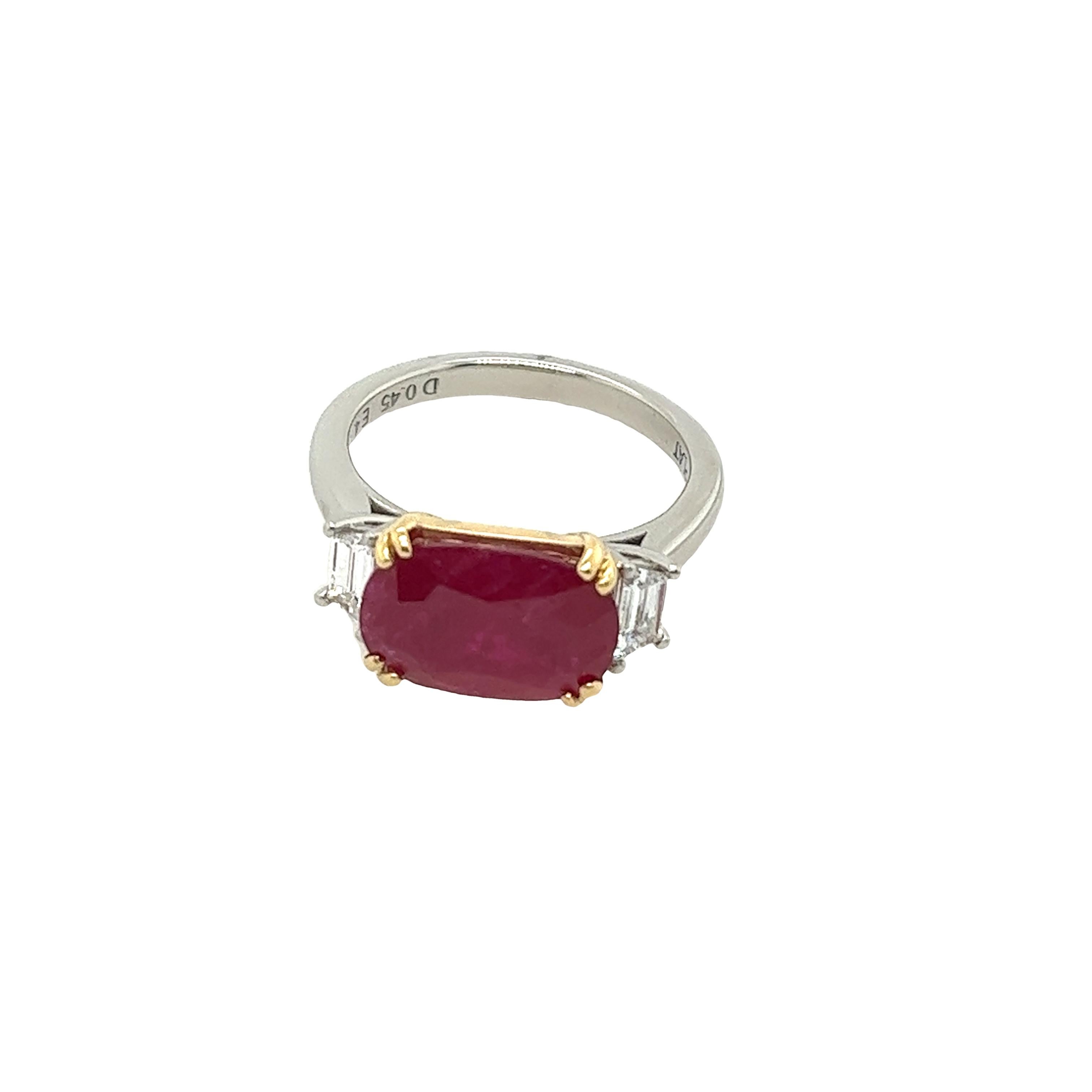 Bague en or jaune 18 carats, rubis de forme ovale de 5,02 carats et diamants de 0,45 carat en vente 1