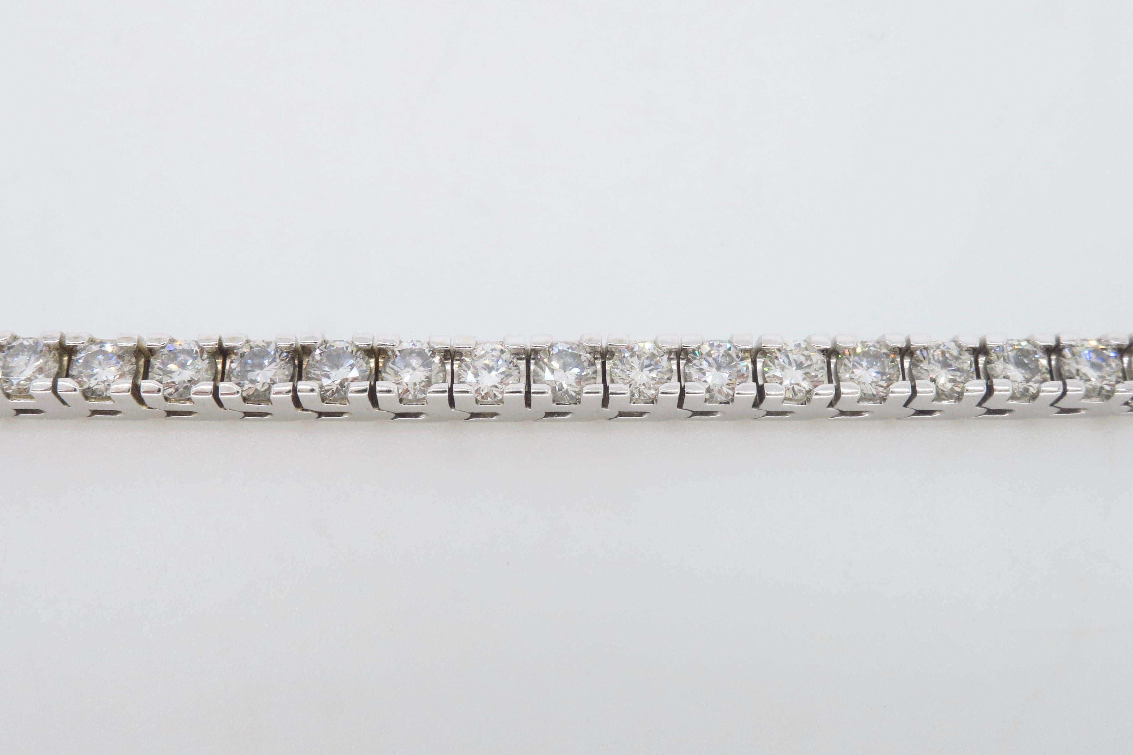 Women's or Men's 5.02CTW Diamond Tennis Bracelet For Sale