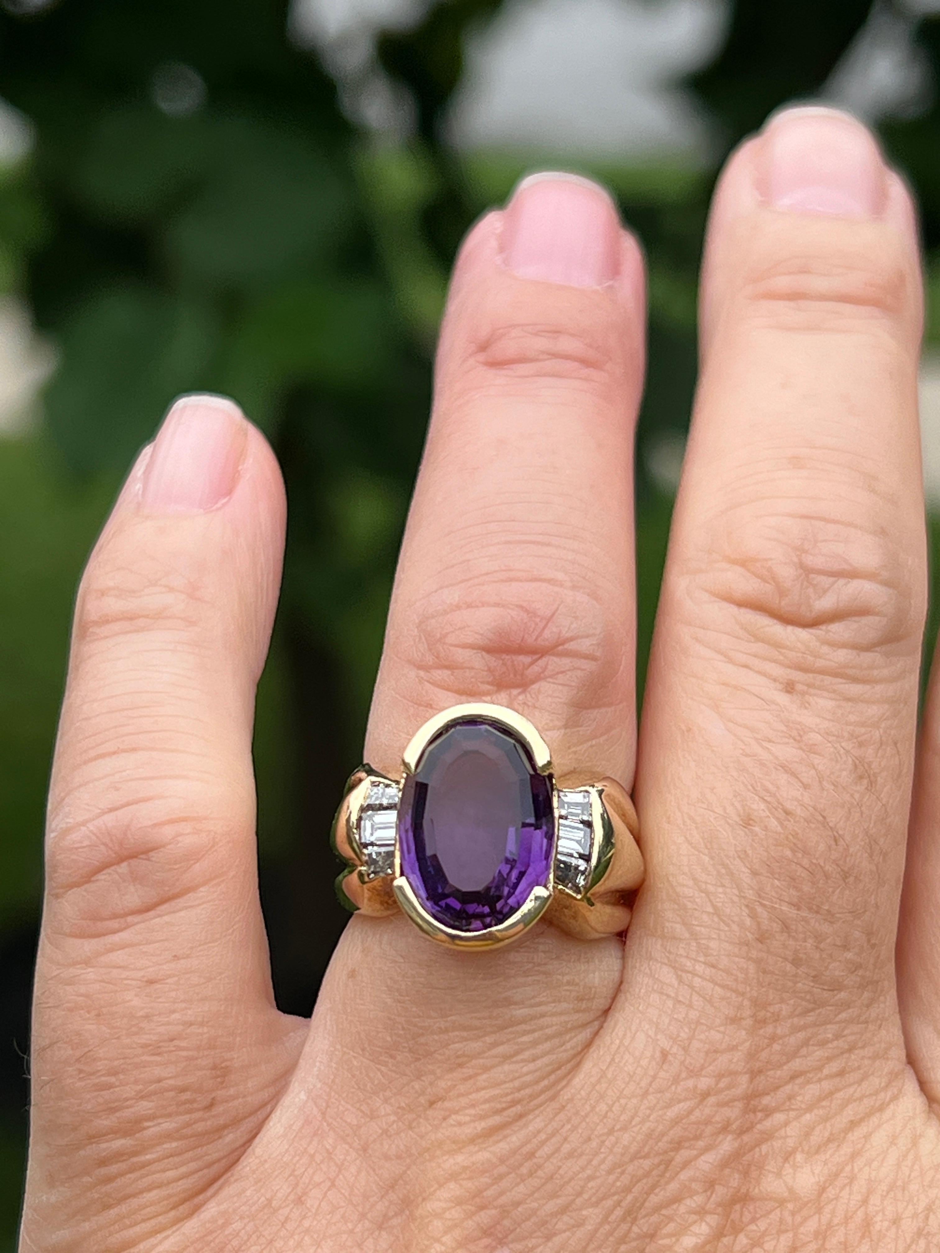 Contemporary 5.03 Carat Amethyst and Diamond 14k Yellow Gold Cocktail Ring For Sale