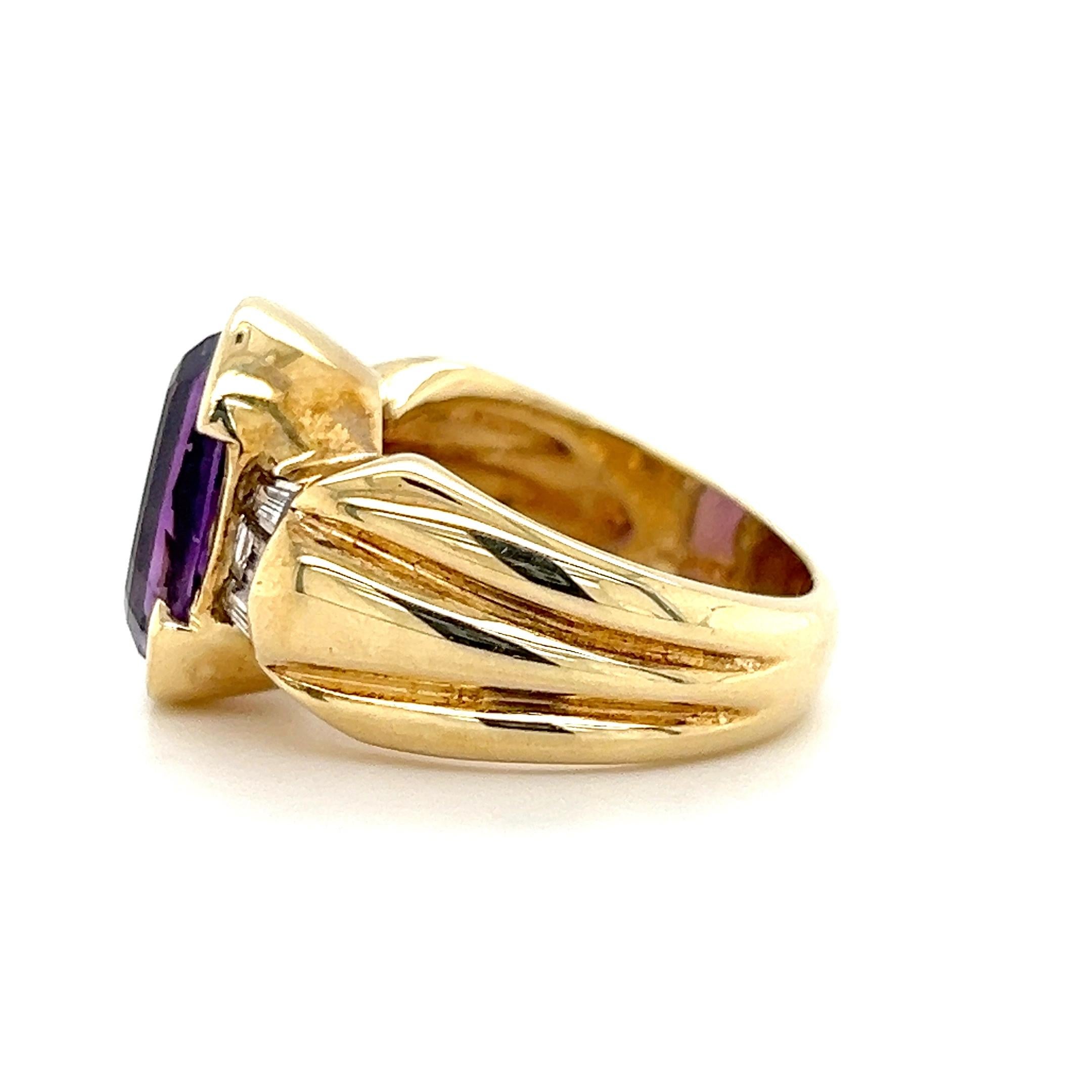 Oval Cut 5.03 Carat Amethyst and Diamond 14k Yellow Gold Cocktail Ring For Sale