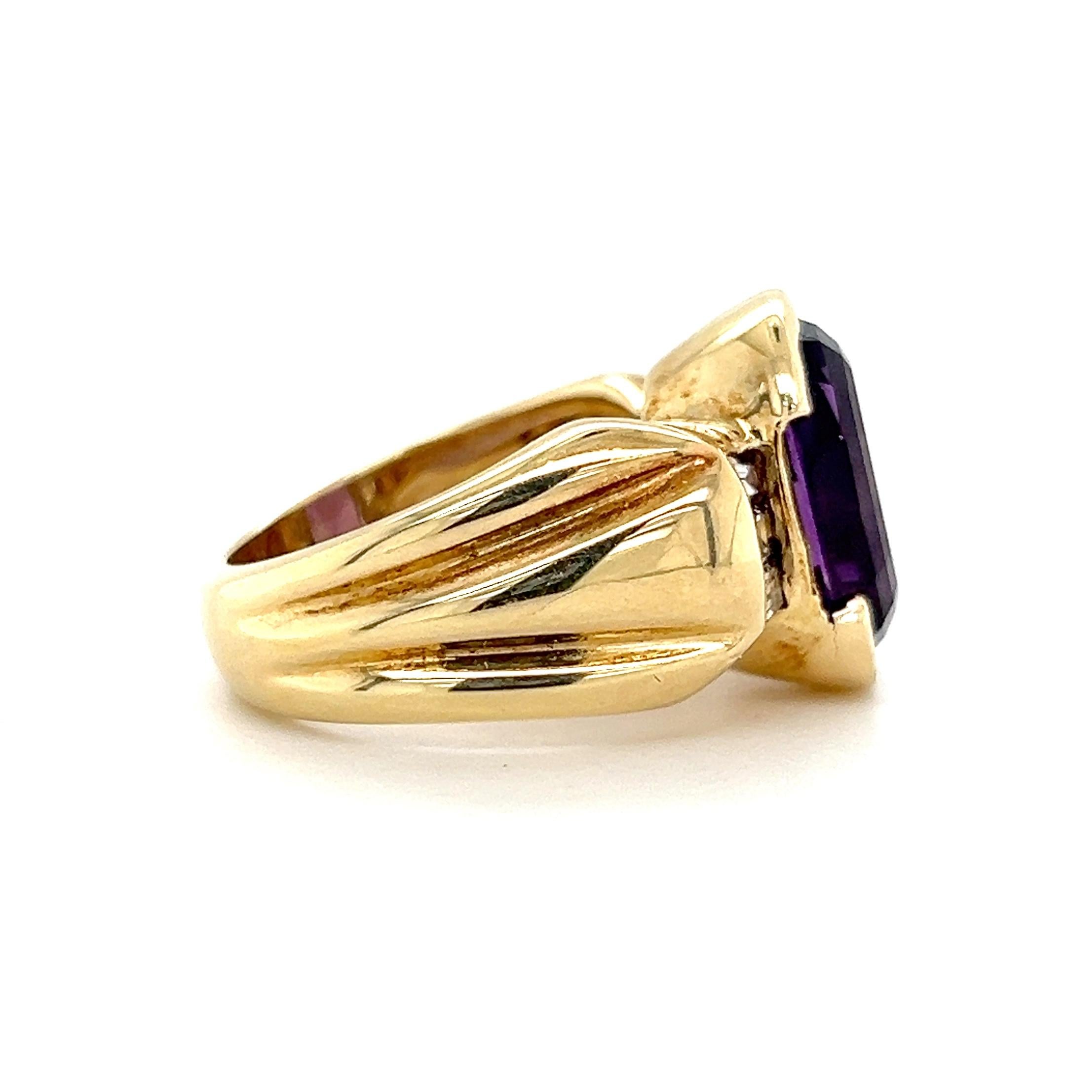 Women's or Men's 5.03 Carat Amethyst and Diamond 14k Yellow Gold Cocktail Ring For Sale