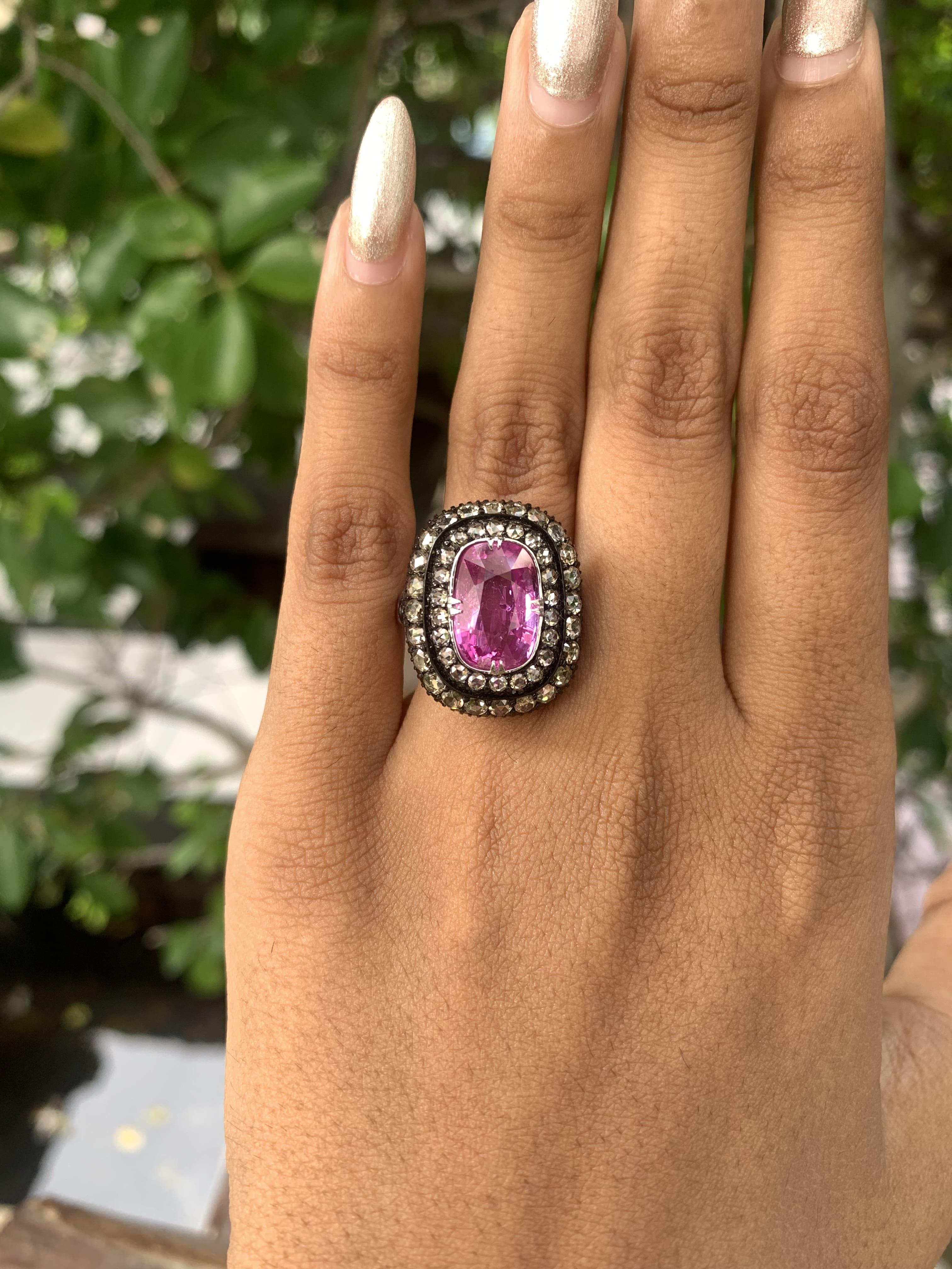 Women's or Men's 5.03 Ct Pink Sapphire & Rose Cut Diamonds studded 18K Gold Art Deco Ring For Sale
