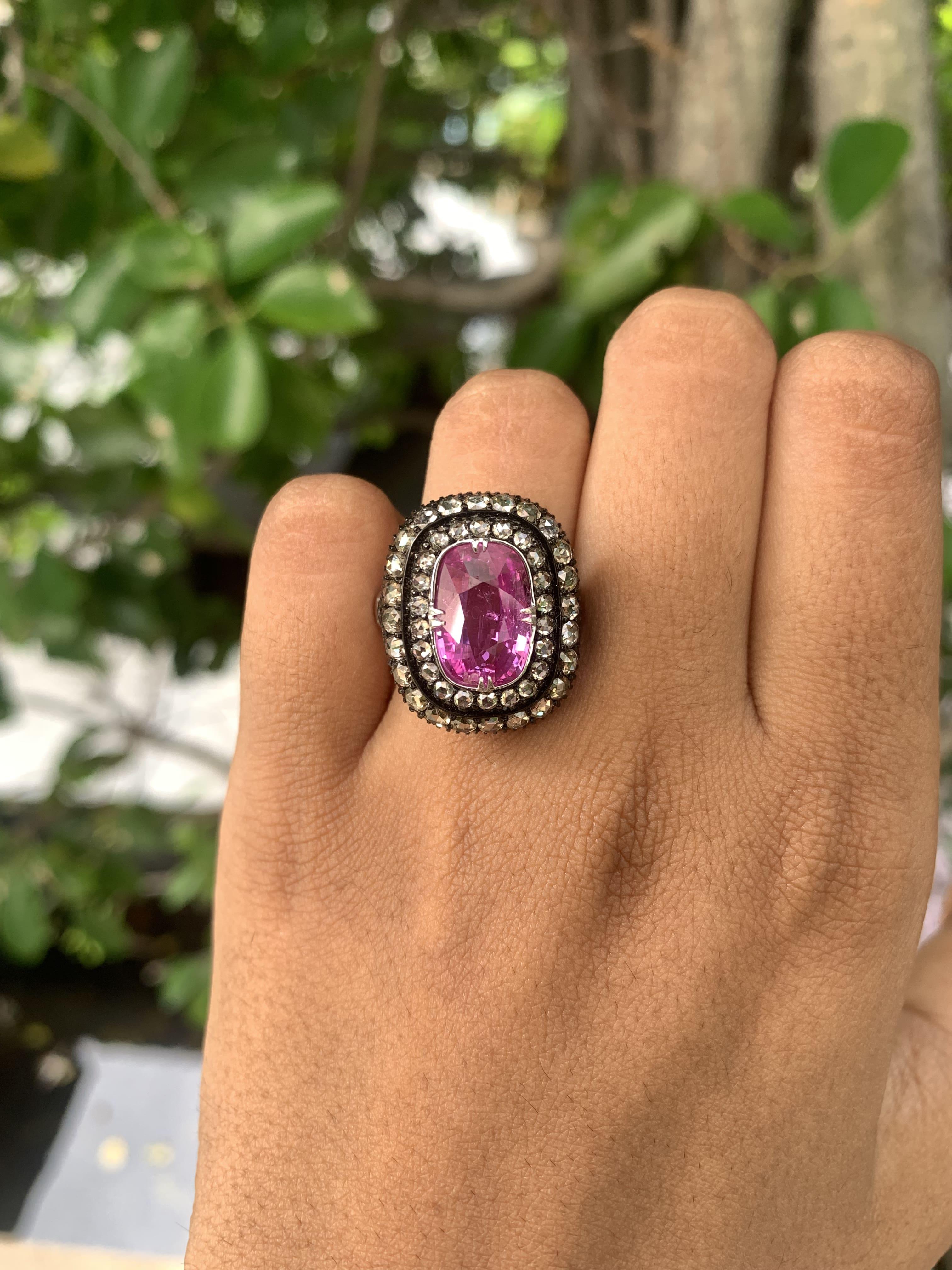 5.03 Ct Pink Sapphire & Rose Cut Diamonds studded 18K Gold Art Deco Ring For Sale 1