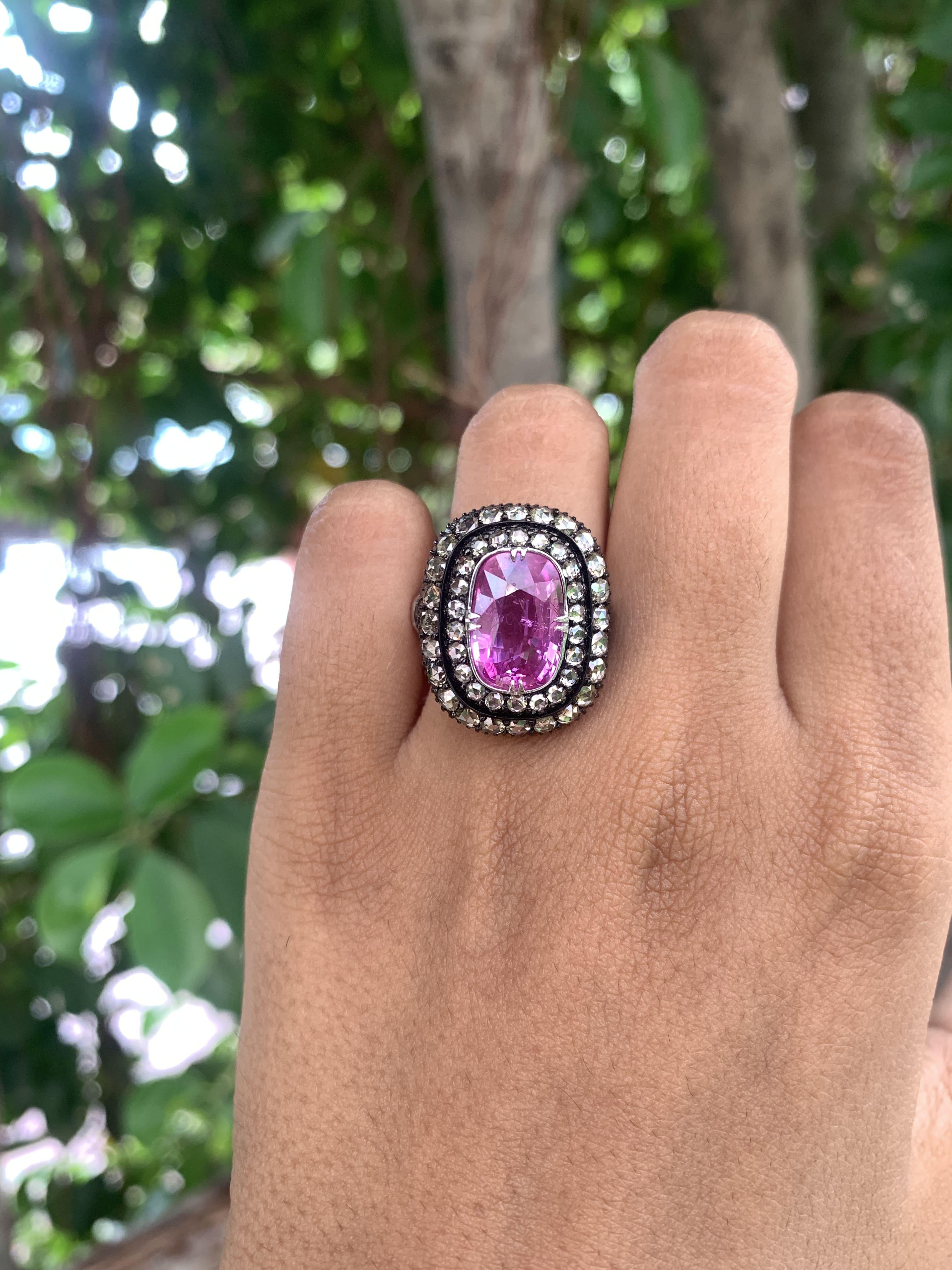 5.03 Ct Pink Sapphire & Rose Cut Diamonds studded 18K Gold Art Deco Ring For Sale 3