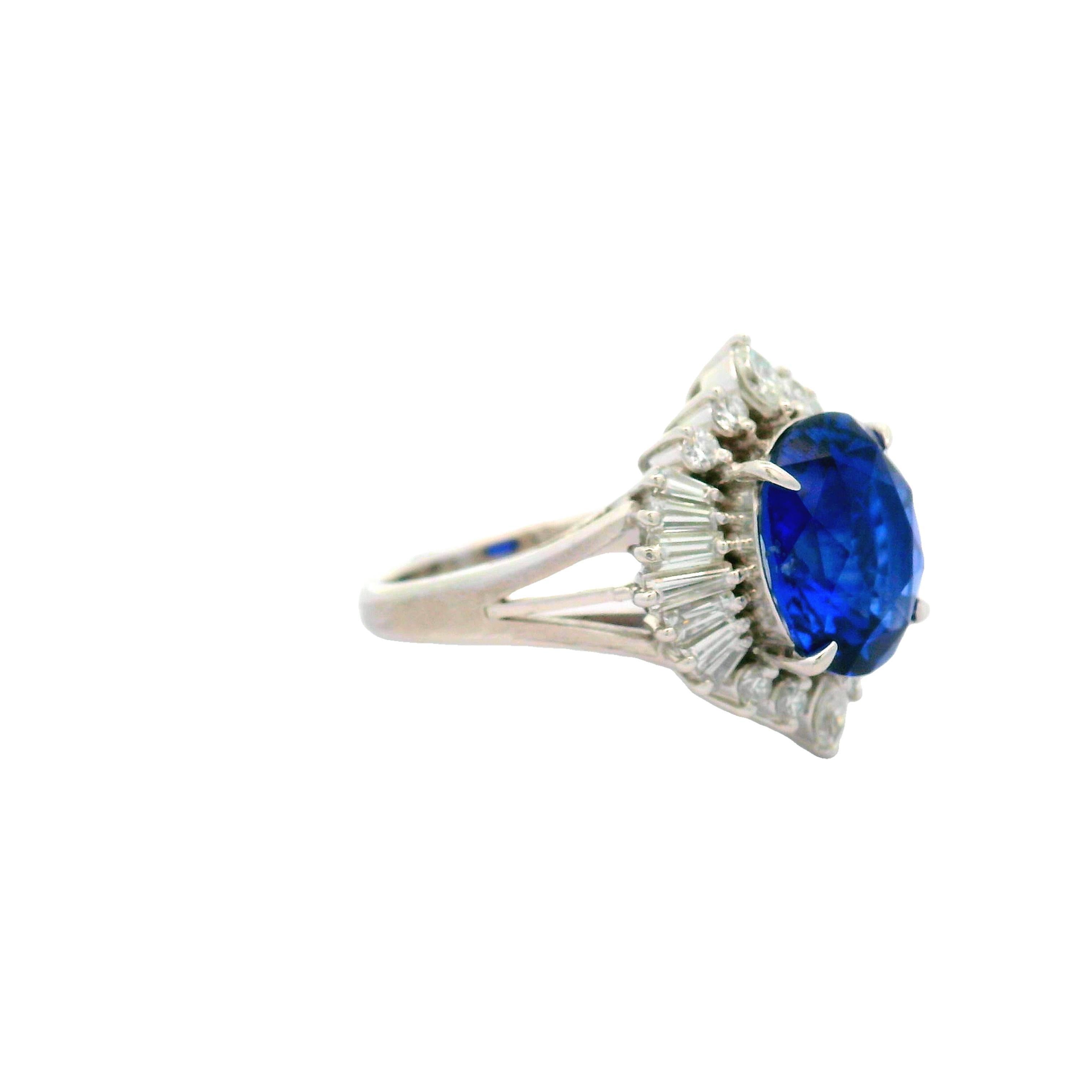 Platinring mit 5.03 Karat Ceylon-Saphir und Diamant, GIA-zertifiziert (Ovalschliff) im Angebot