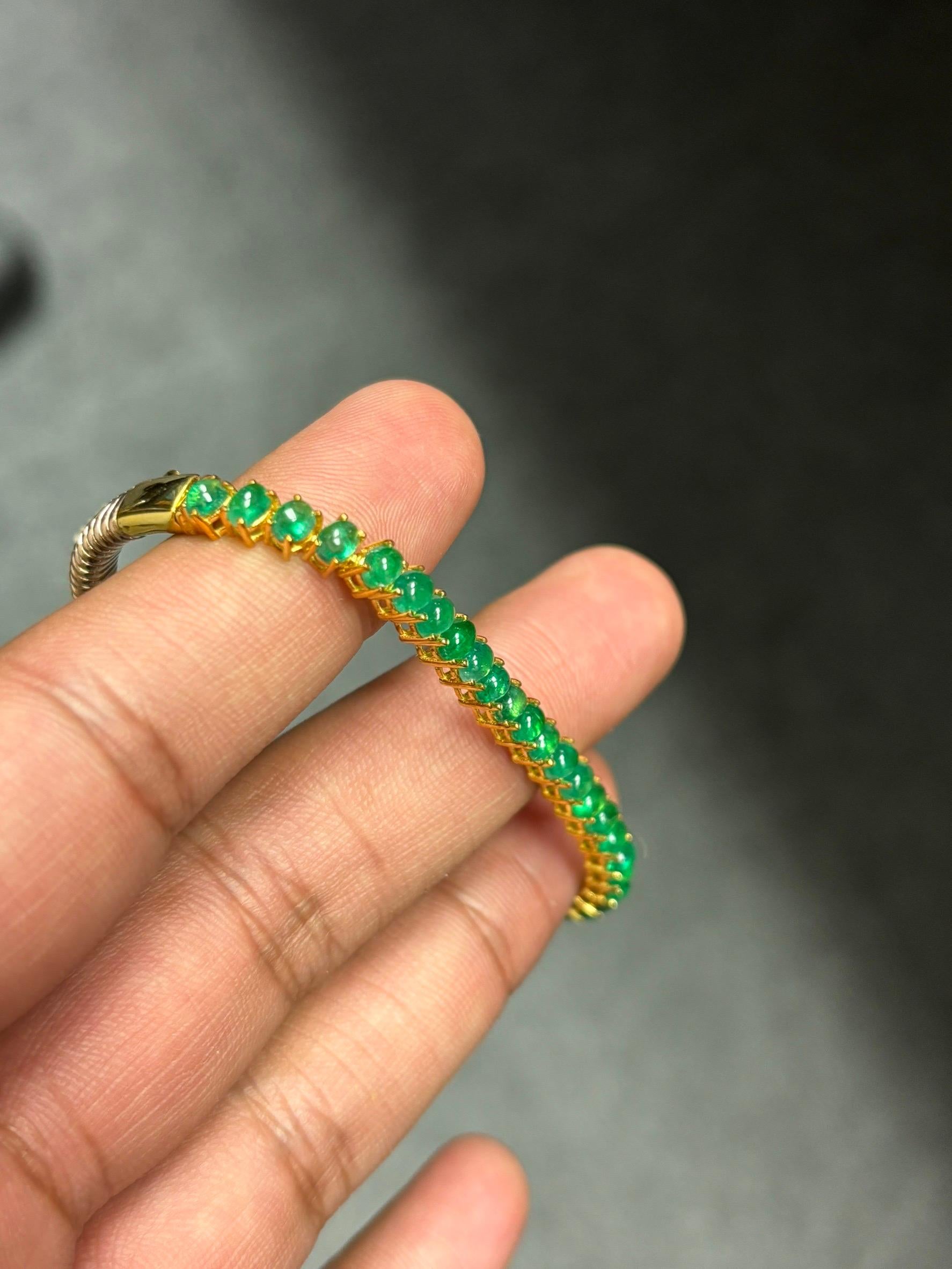 Bracelet d'émeraude cabochon de 5,03ct en or jaune 18K Pour femmes en vente