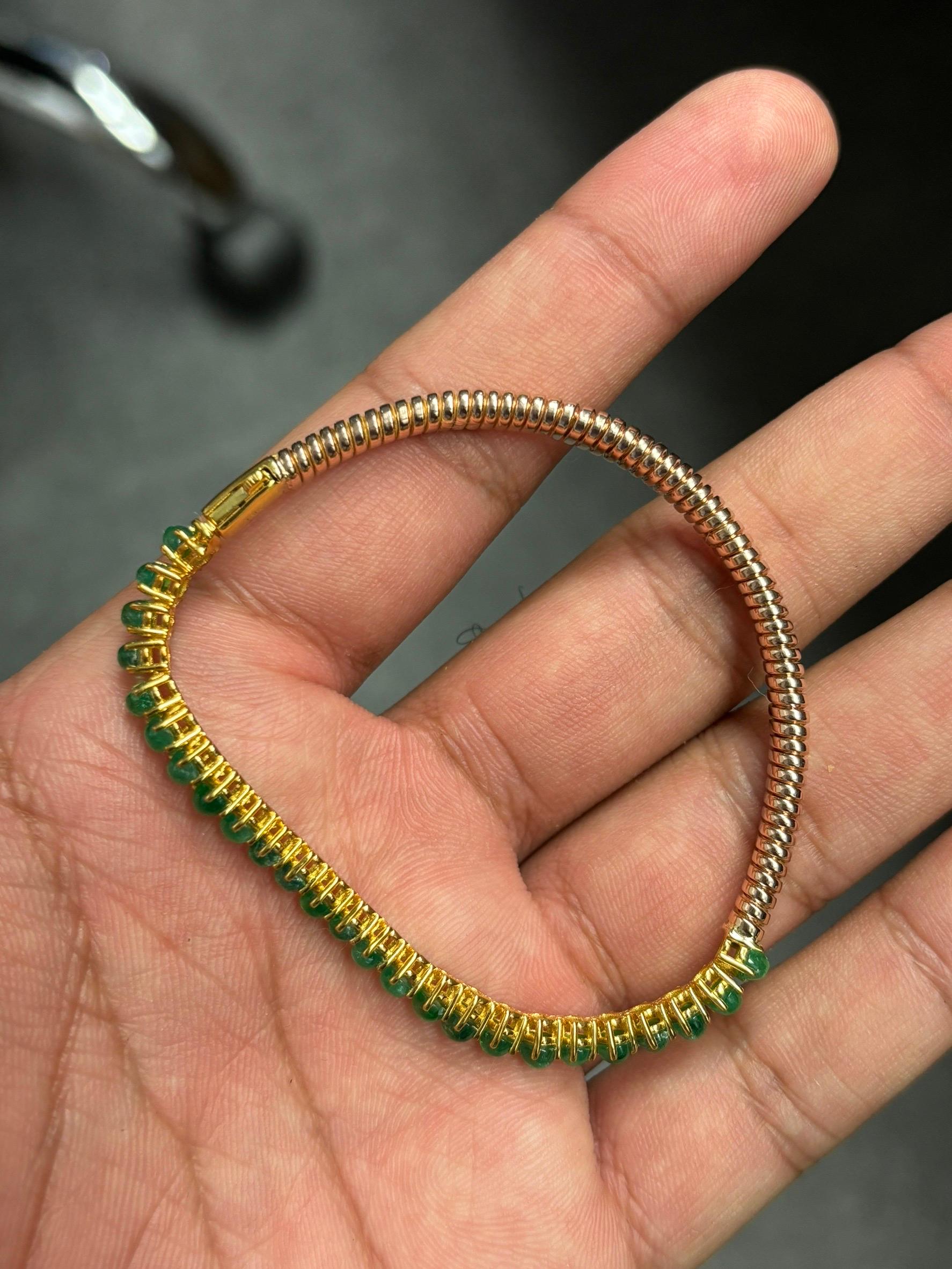 Bracelet d'émeraude cabochon de 5,03ct en or jaune 18K en vente 1