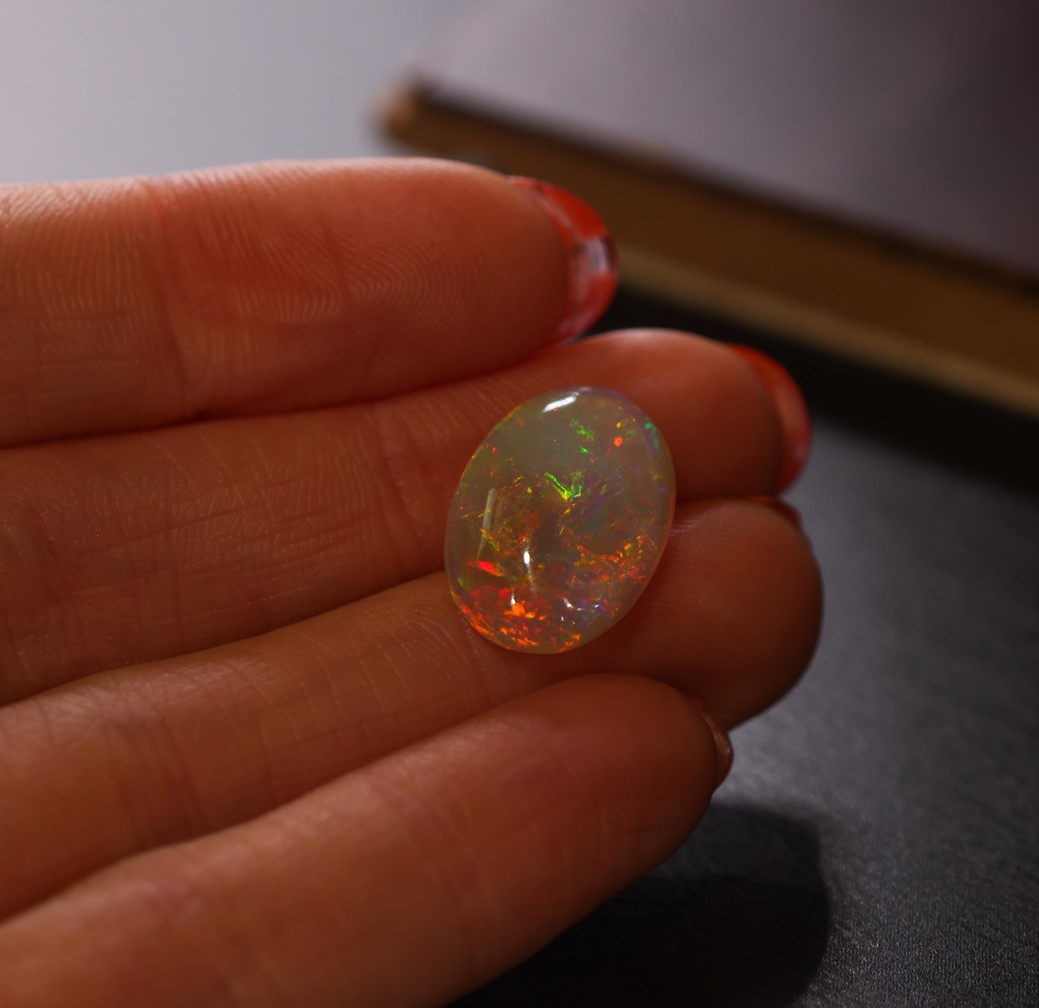 Donna 5,03 carati di opale etiope sciolto ovale 18x13 mm in vendita