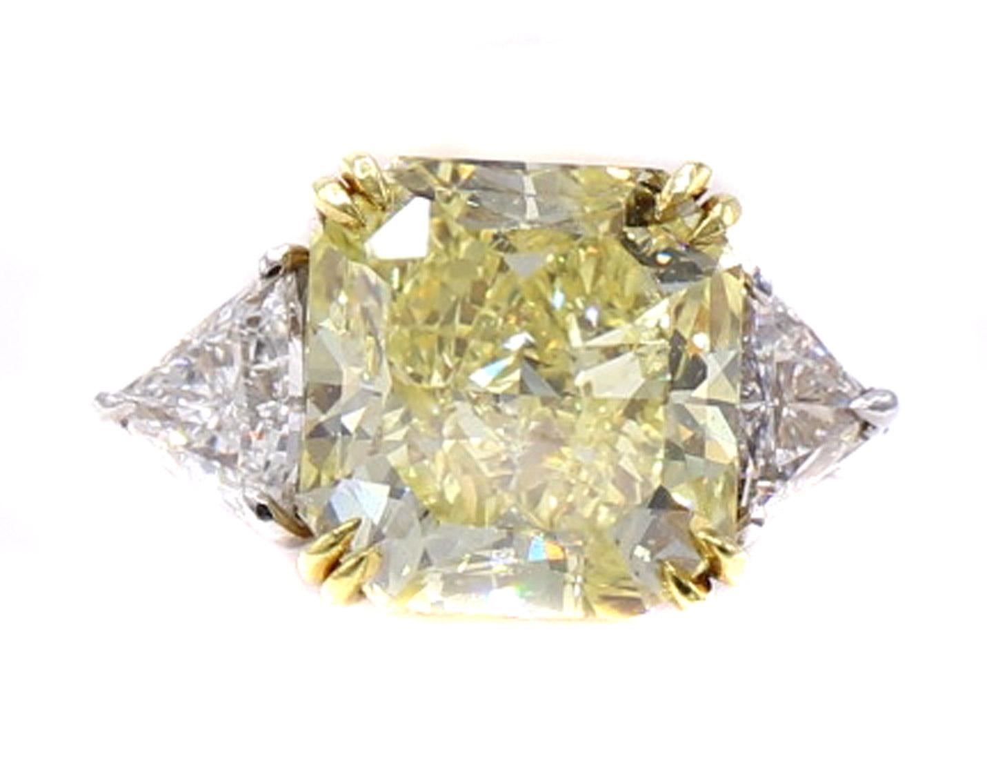 5.03 Carat Fancy Intense Yellow Radiant Cut Diamond Ring For Sale 1