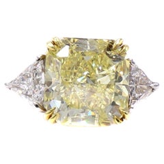 Bague fantaisie en diamant jaune intense taille radiant de 5,03 carats