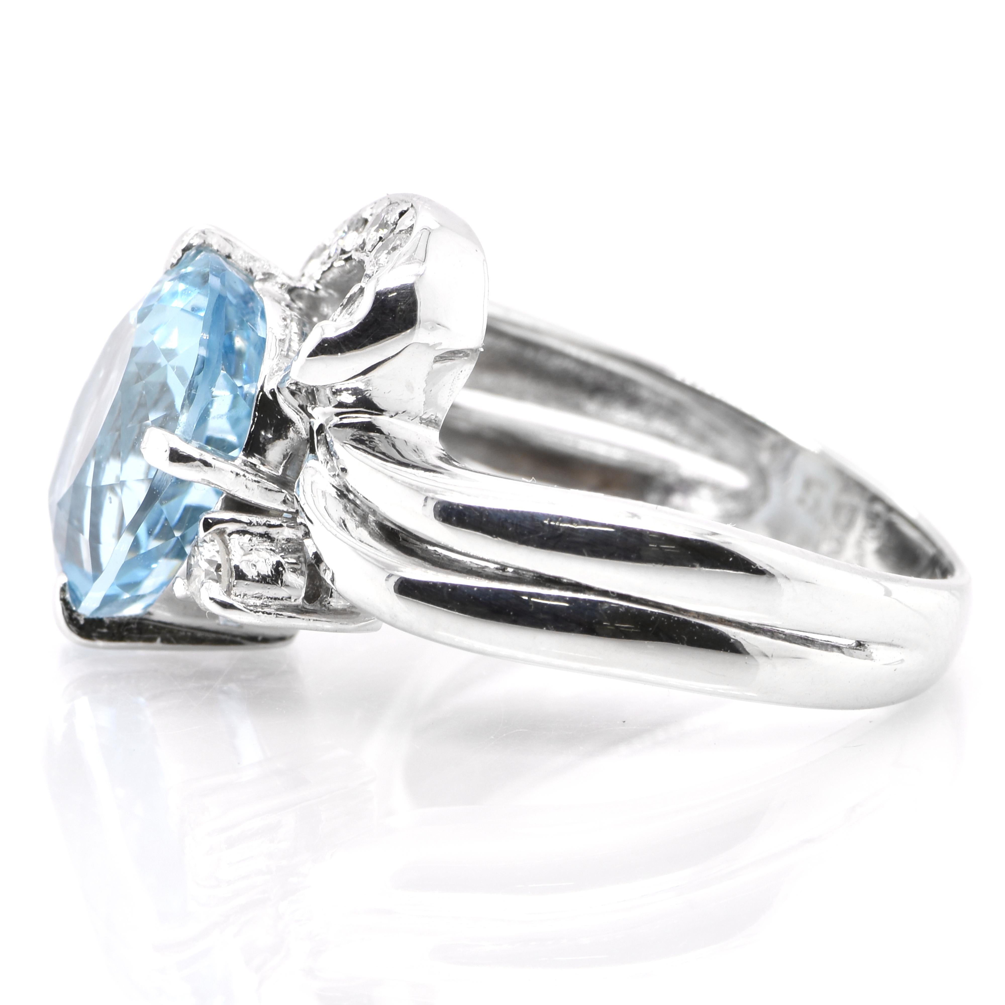 Oval Cut 5.03 Carat Natural Aquamarine and Diamond Cocktail Ring Set in Platinum For Sale
