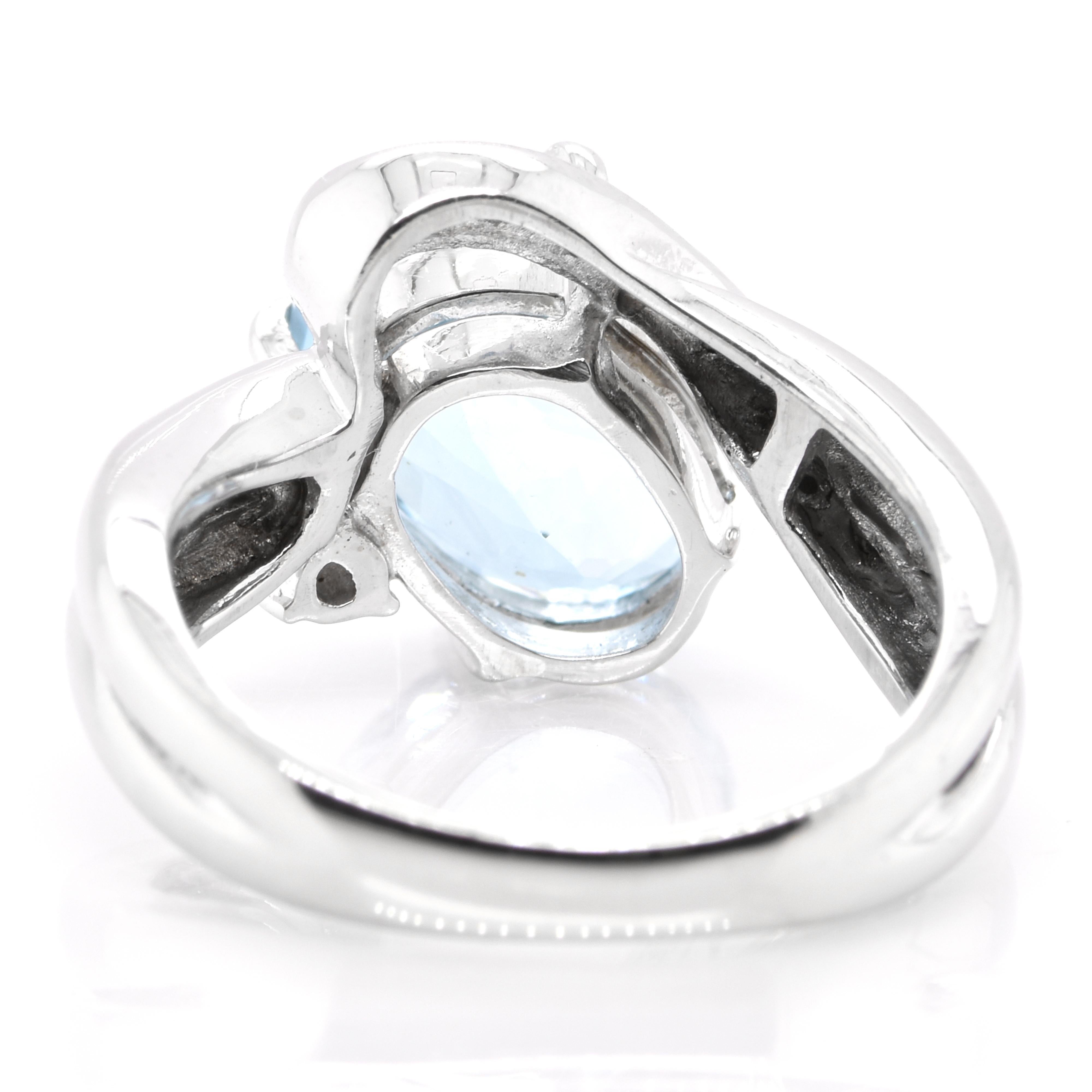 Women's 5.03 Carat Natural Aquamarine and Diamond Cocktail Ring Set in Platinum For Sale