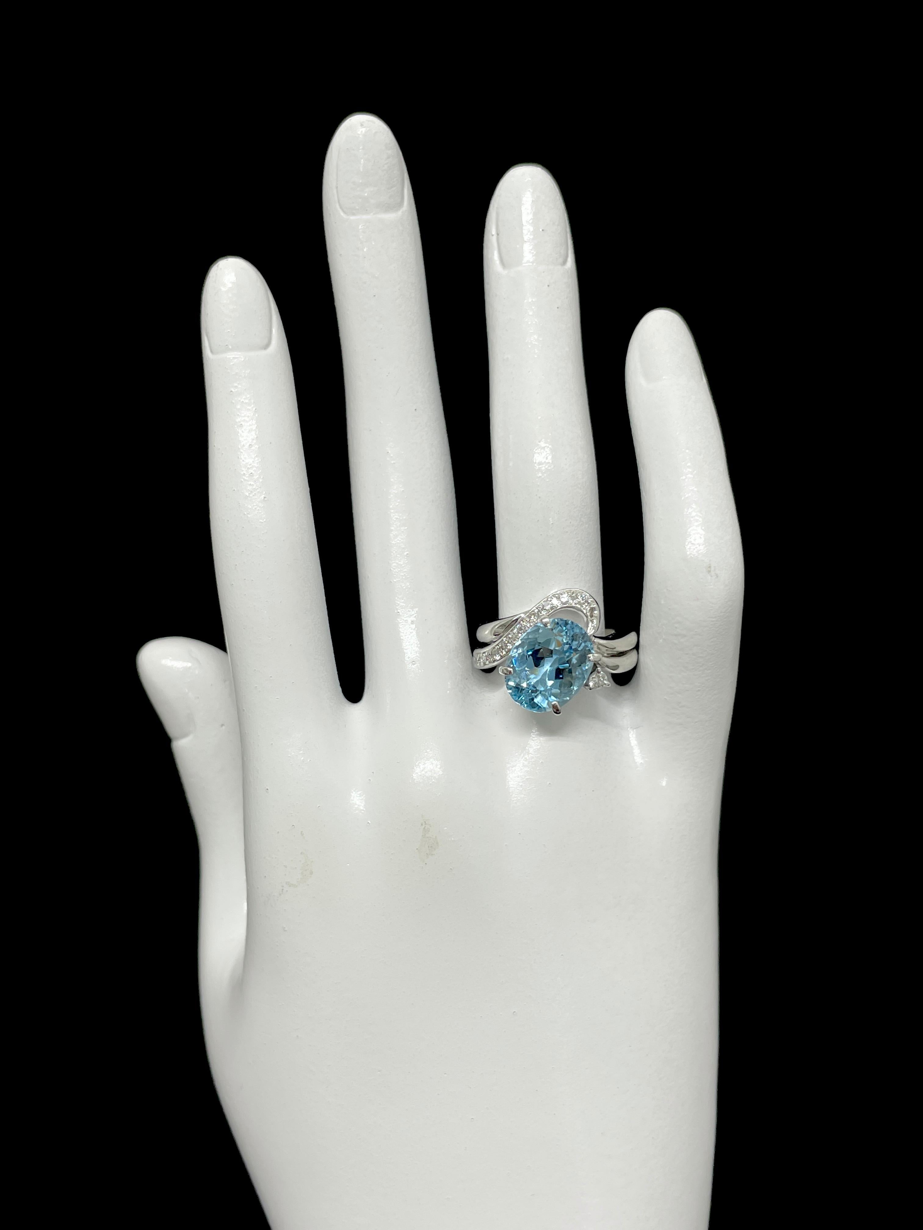 5.03 Carat Natural Aquamarine and Diamond Cocktail Ring Set in Platinum For Sale 1