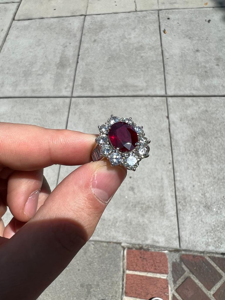 5.03 Carat Ruby Diamond Platinum Ring, GIA Certified In New Condition For Sale In Beverly Hills, CA