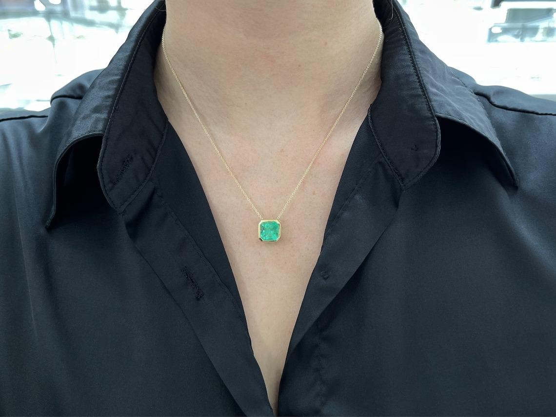 Women's 5.03ct 18K Vivid Asscher Cut Colombian Emerald Bezel Versatile Solitaire Pendant For Sale