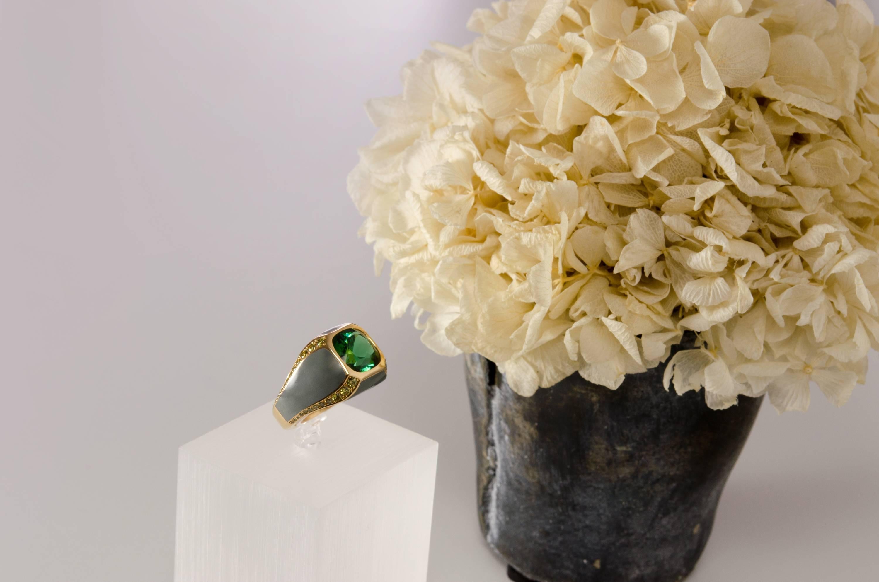 5.04 Carat African Tourmaline Natural Green Diamonds and Green Ceramic Ring In New Condition For Sale In Zurich, CH