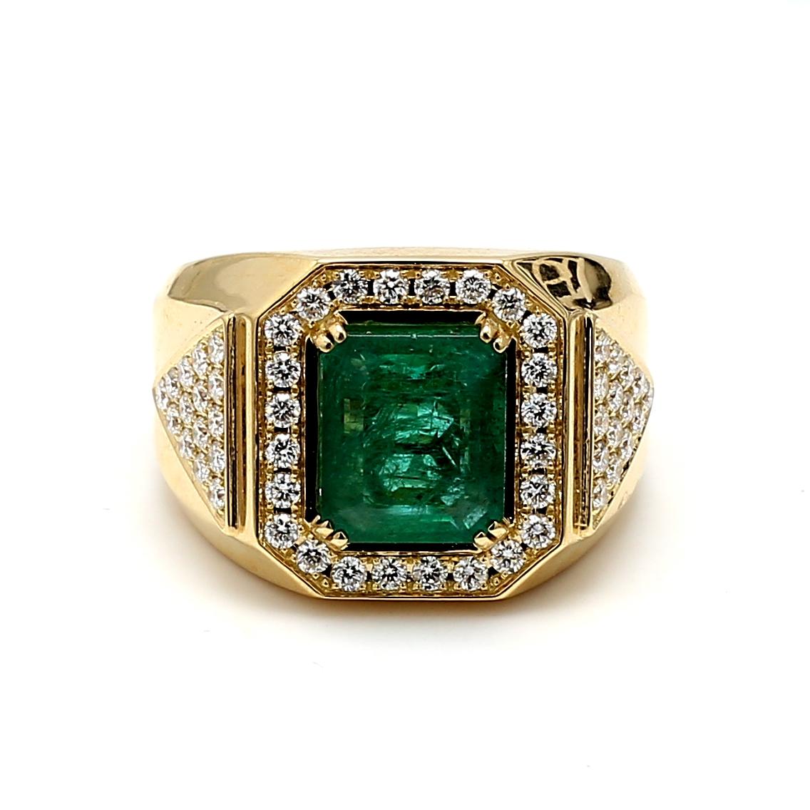 5.04 Carat Emerald 1.50 Carat Round Diamond 18 Karat Yellow Gold Cocktail Ring en venta 5