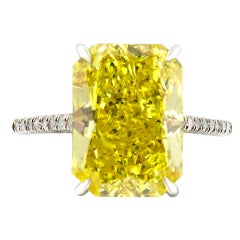Anello di fidanzamento giallo vivo 5,04 carati GIA rettangolare radiante di fantasia