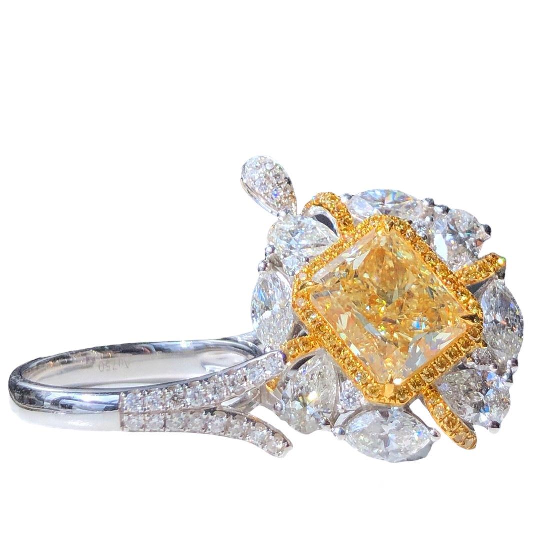 Women's 5.04 Carat Light Yellow Diamond Art Deco Halo Pendant Ring, Radiant Rectangular  For Sale