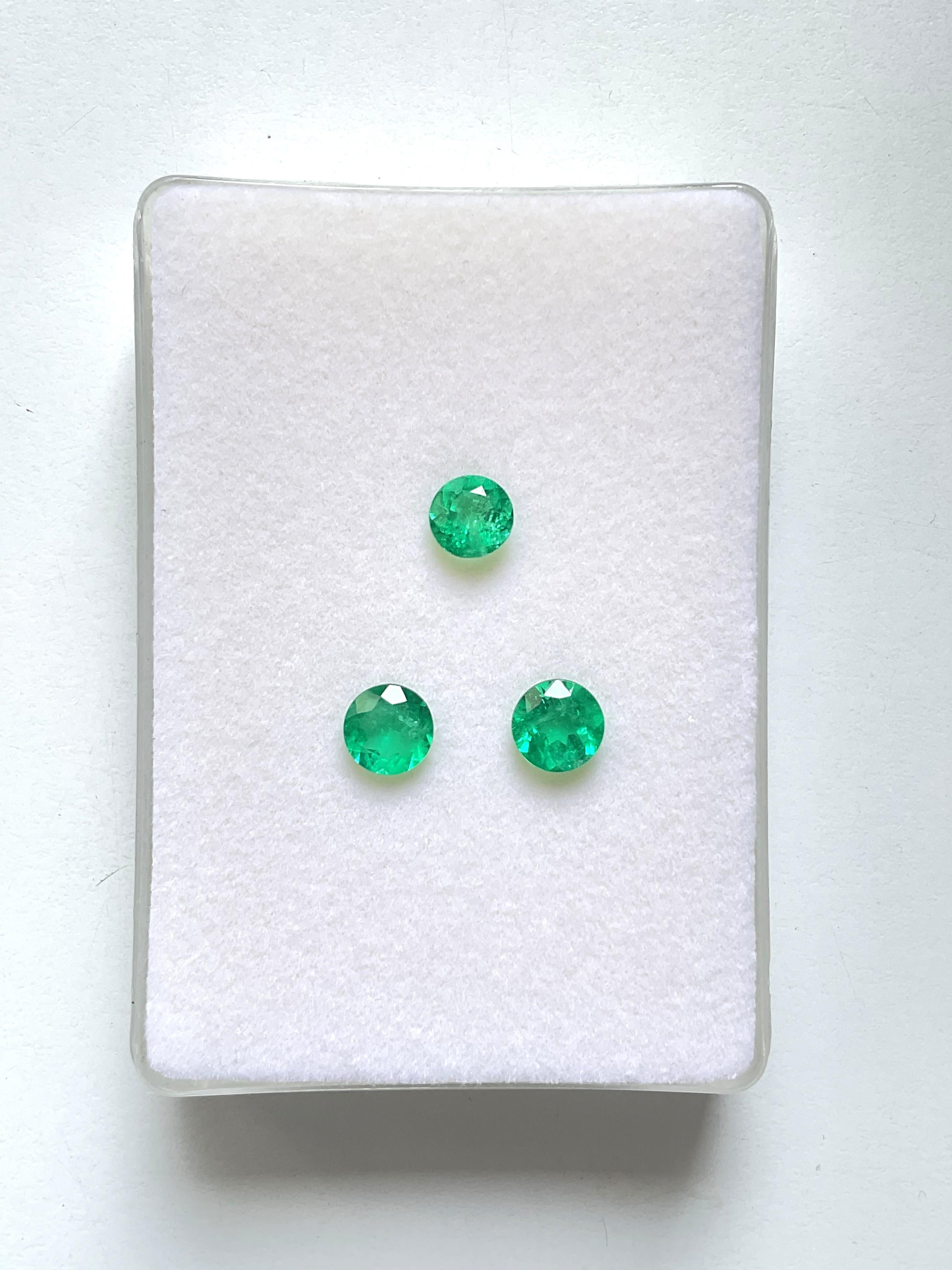 5.04 carats colombian emerald round cutstone pair set for fine jewelry natural  For Sale 1
