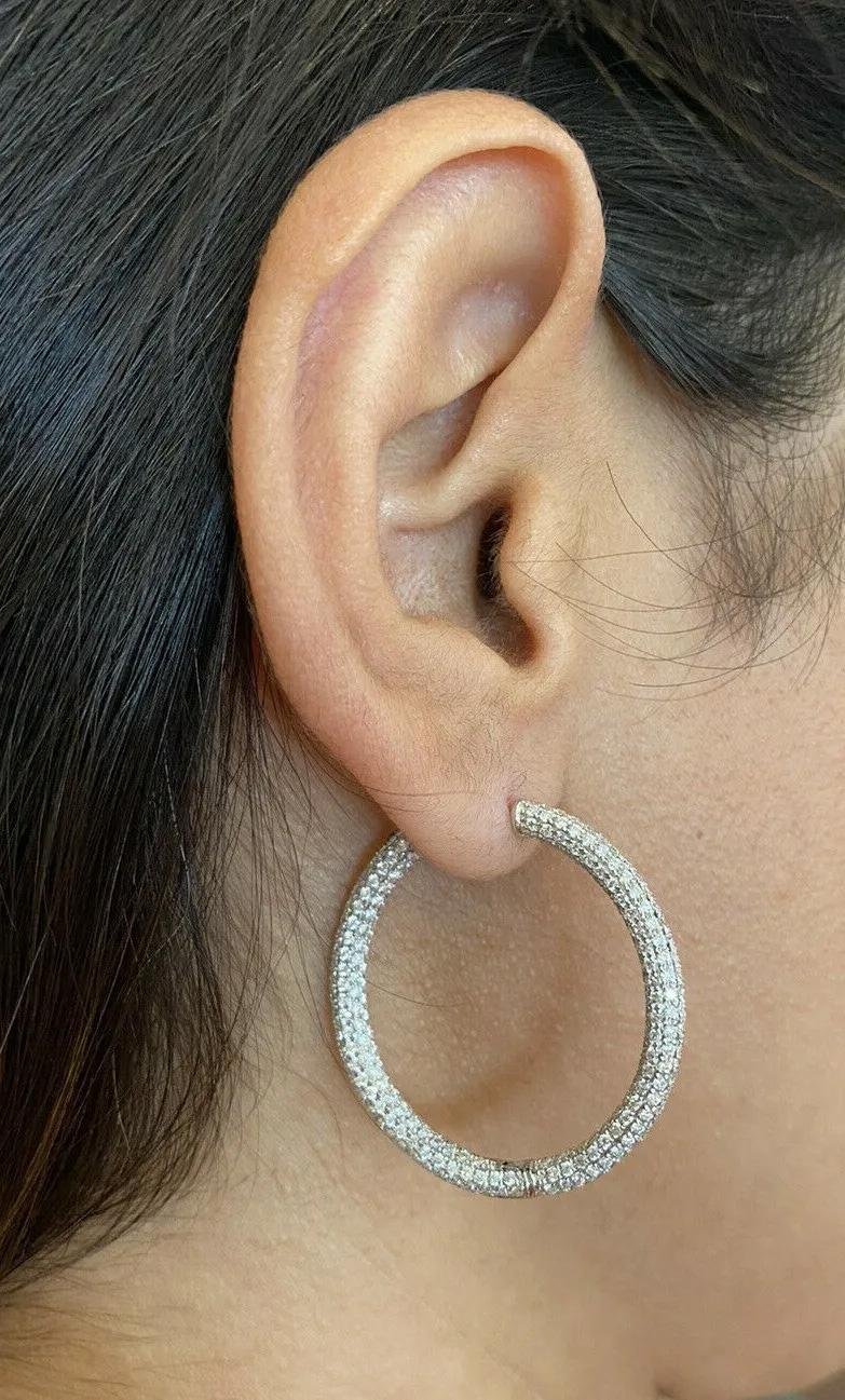 Taille ronde 5.04 Carats Round Pavé Diamond Hoop Ears in 18k White Gold by Odelia en vente