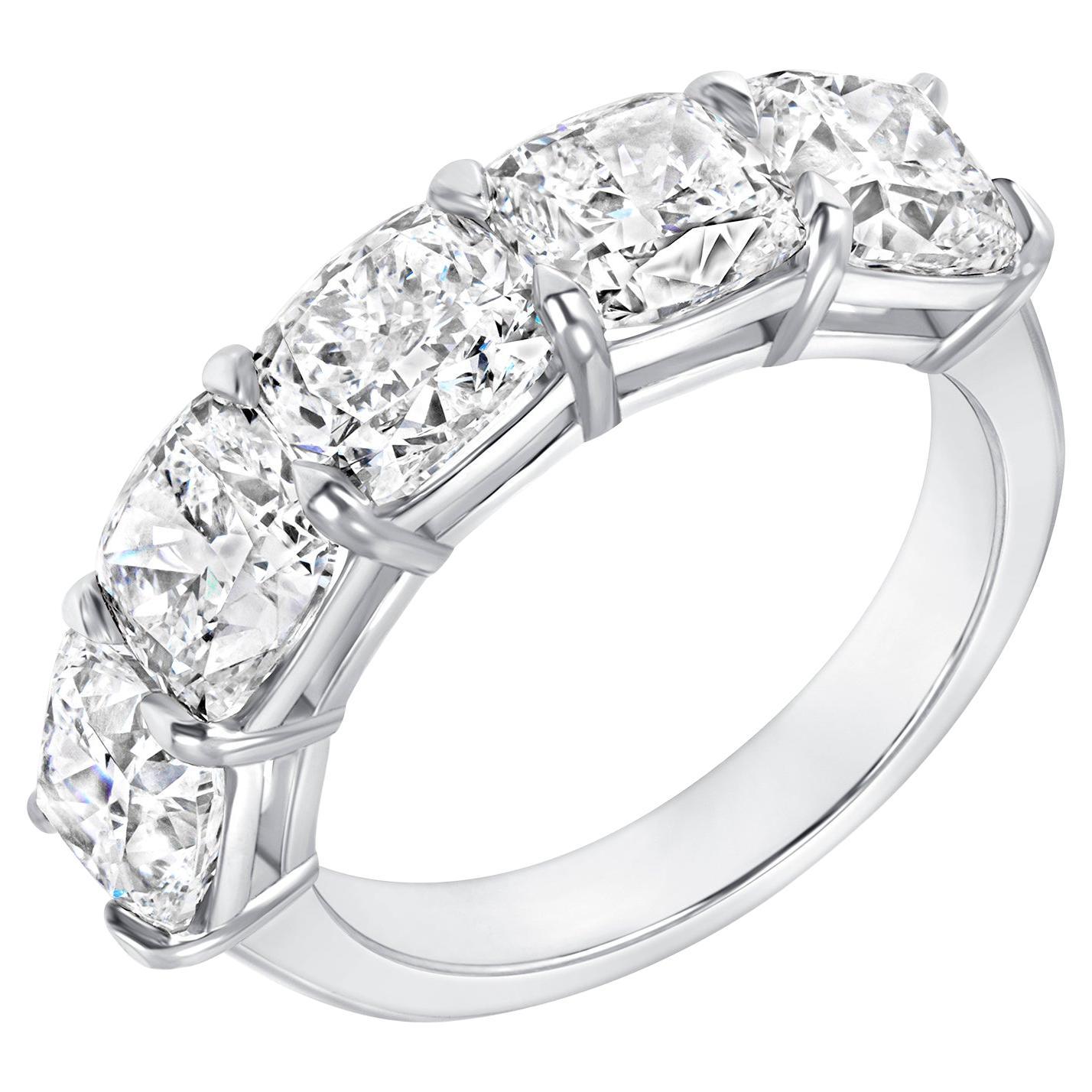 5,04 Ctw. GIA zertifiziert  Halb-Eternity-Ring aus Platin mit Diamanten im Kissenschliff im Angebot