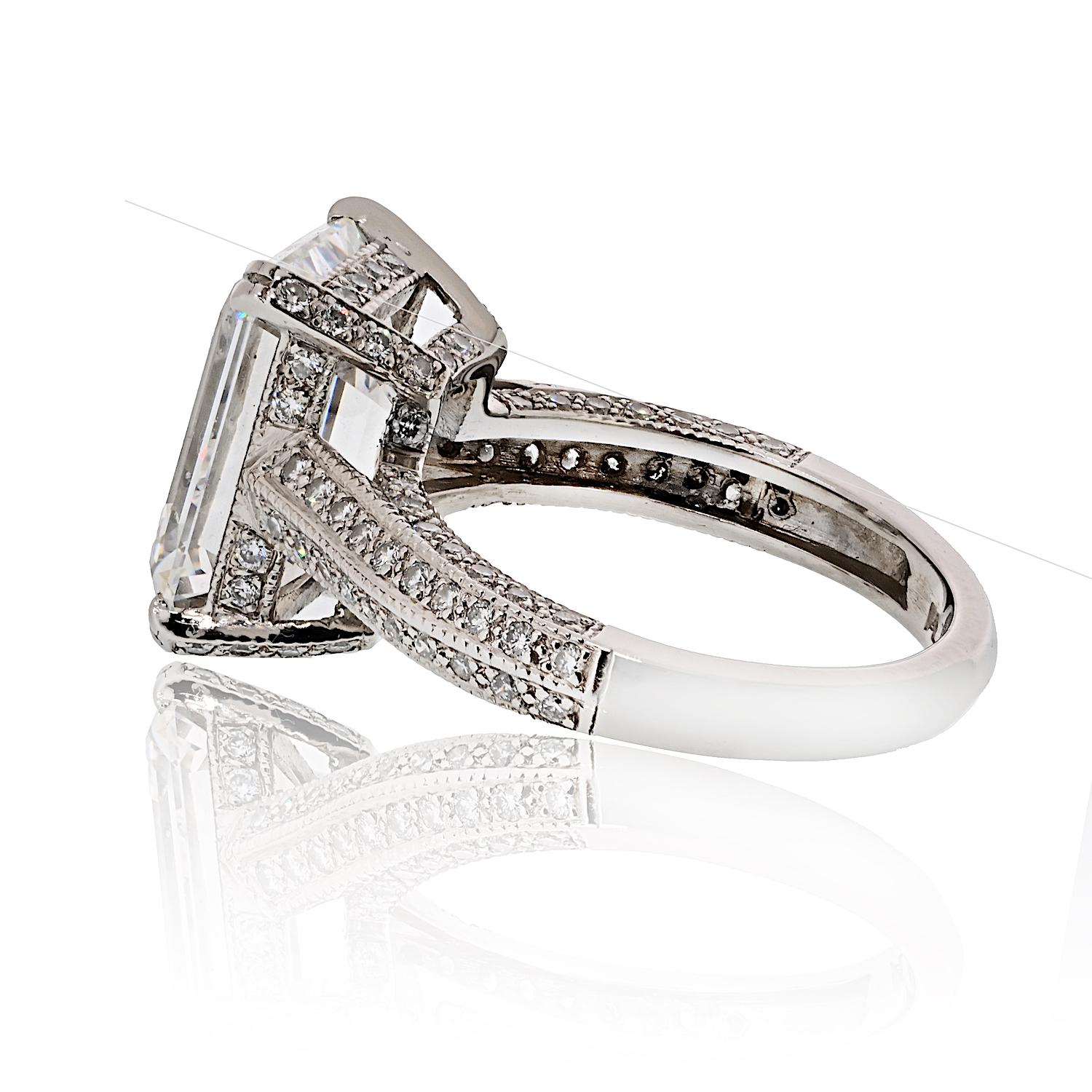 5.04ct Emerald Cut Diamond E VS2 GIA Engagement Ring In Excellent Condition For Sale In New York, NY