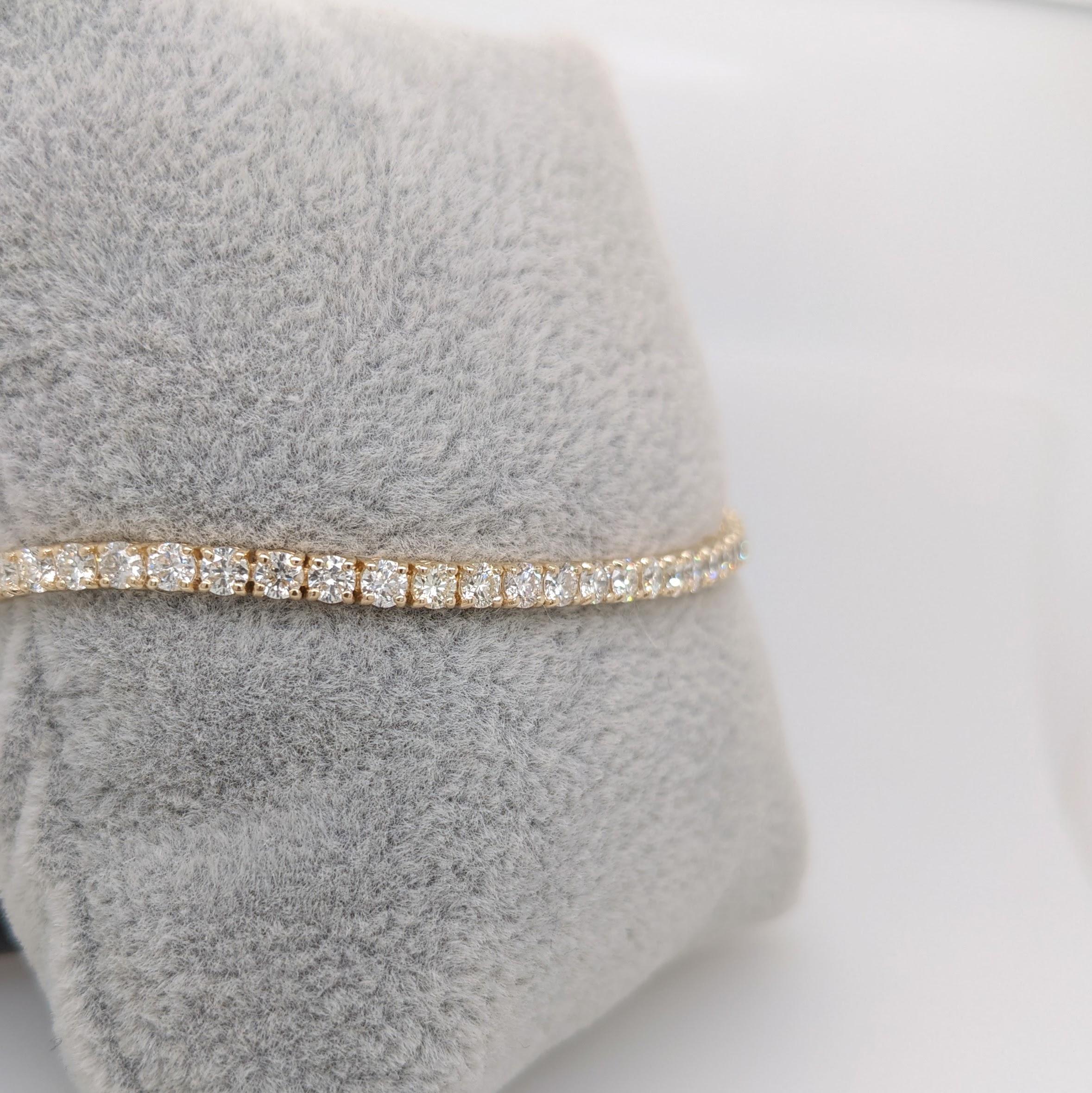 5.04cts Diamond Tennis Bracelet in 14K Yellow Gold with Secure Clasp 4 Prong In New Condition For Sale In Columbus, OH