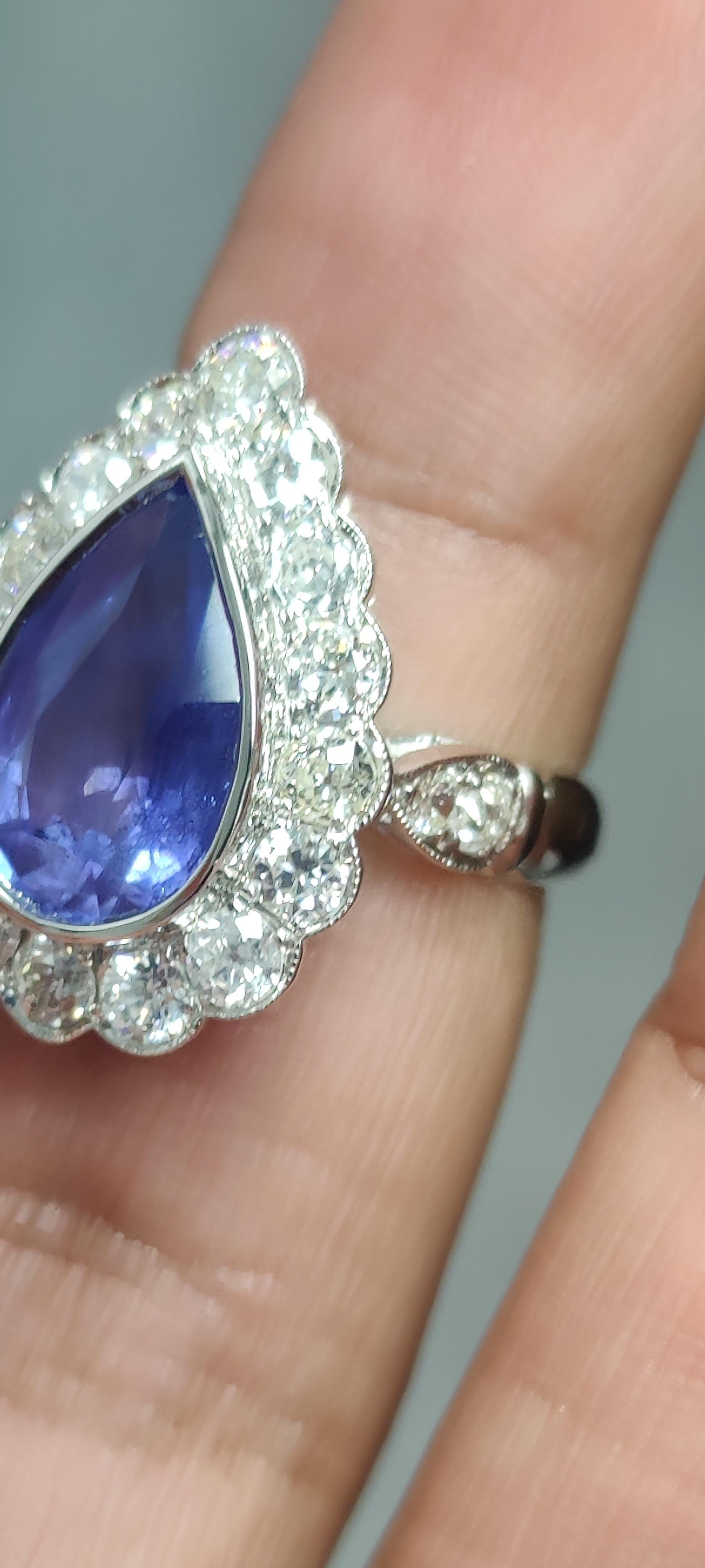 Anello Art Deco in oro bianco 18 carati con zaffiro di Ceylon e diamanti 5,05 ct. 10