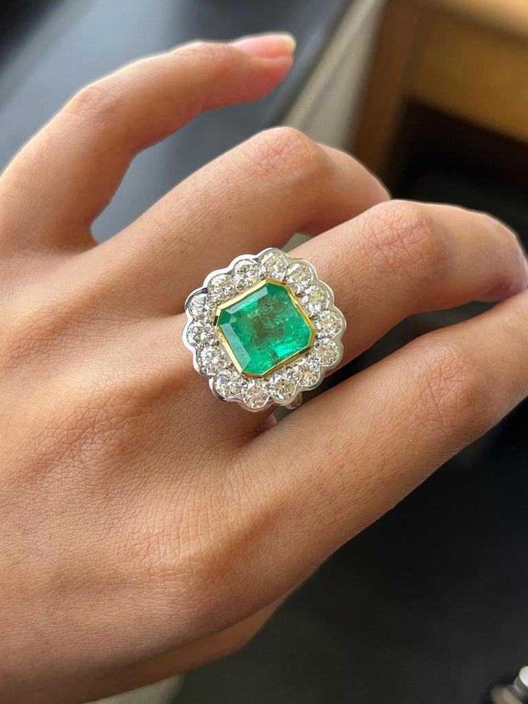 Taille émeraude Bague de style Art déco en émeraude colombienne et diamant de 5,05 carats en vente