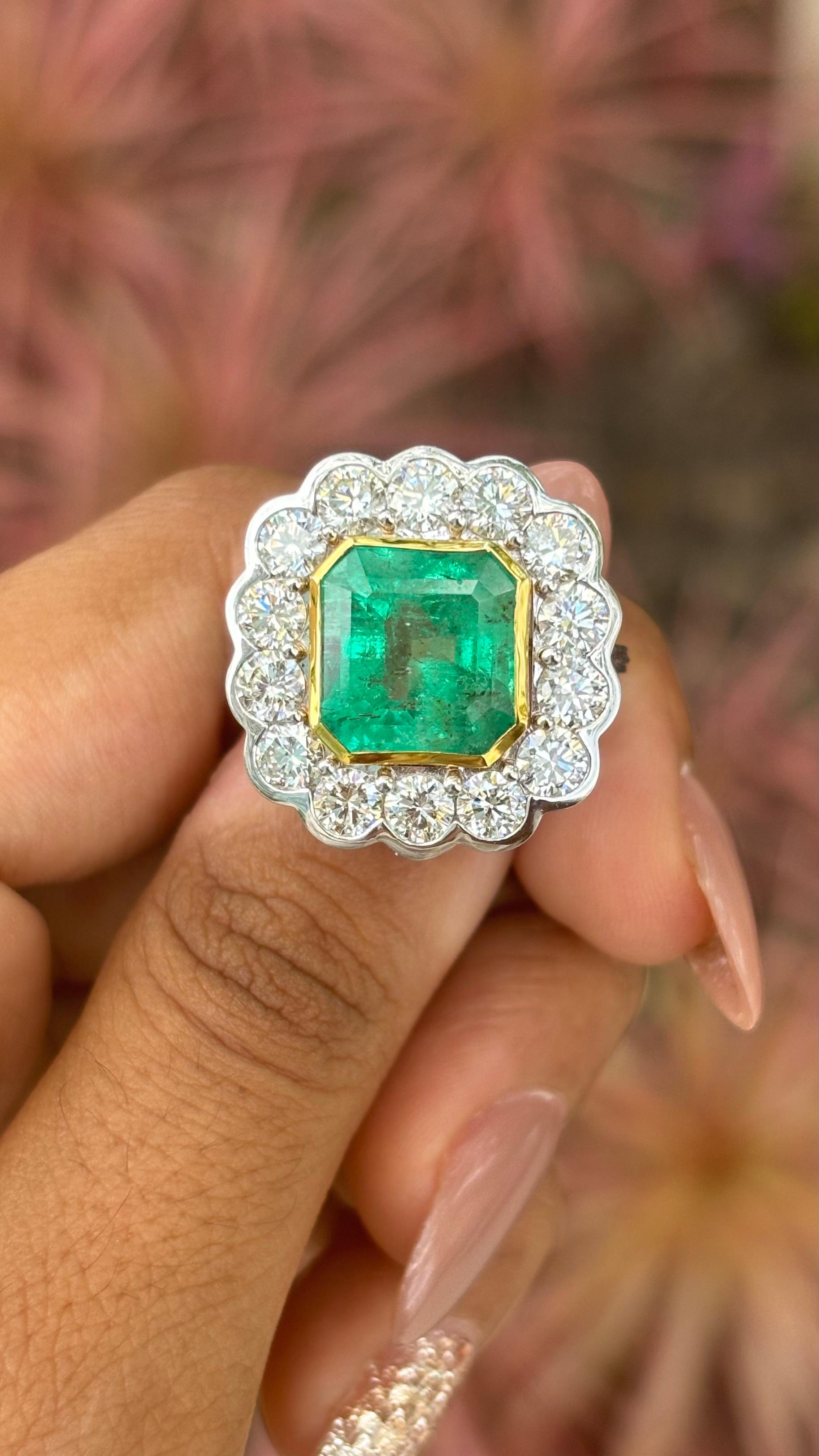 Art Déco Anello in stile Art Deco con smeraldo colombiano e diamanti da 5,05 carati in vendita