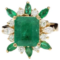 5.05 Carat Natural Emerald and Diamond 14 Karat Solid Yellow Gold Ring
