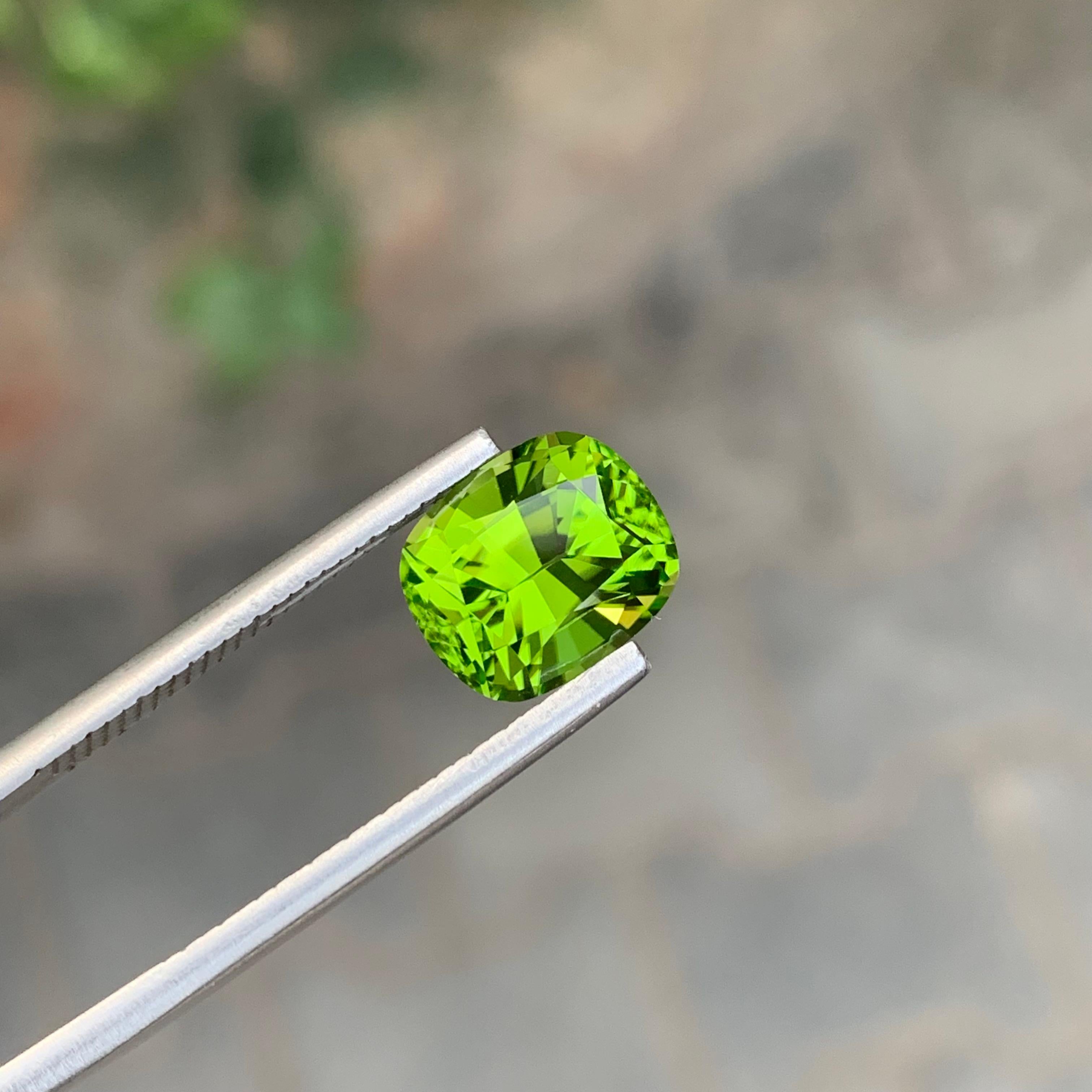 5,05 quilates de piedra natural suelta de peridoto verde manzana talla mariposa Corte cojín en venta
