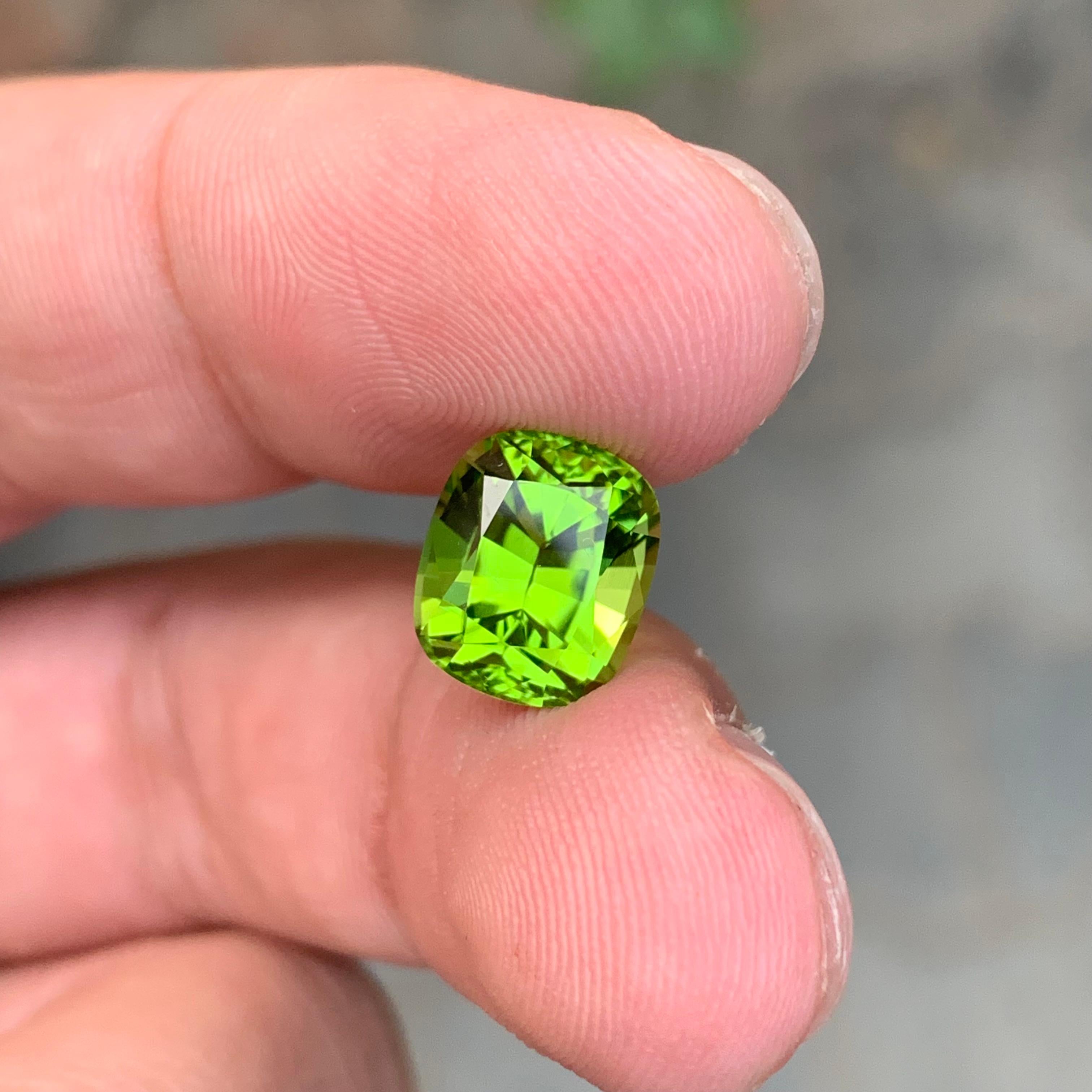 5,05 quilates de piedra natural suelta de peridoto verde manzana talla mariposa en venta 3