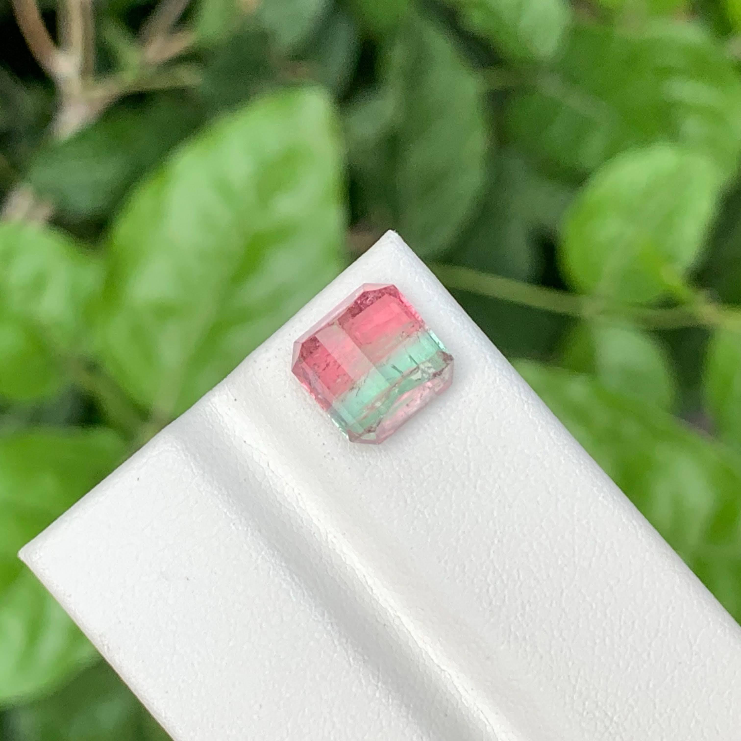 Moderne 5.05 Carat Natural Loose Bi Color Tourmaline Stone Emerald Cut Afghan Gemstone (pierre précieuse afghane de taille émeraude) en vente