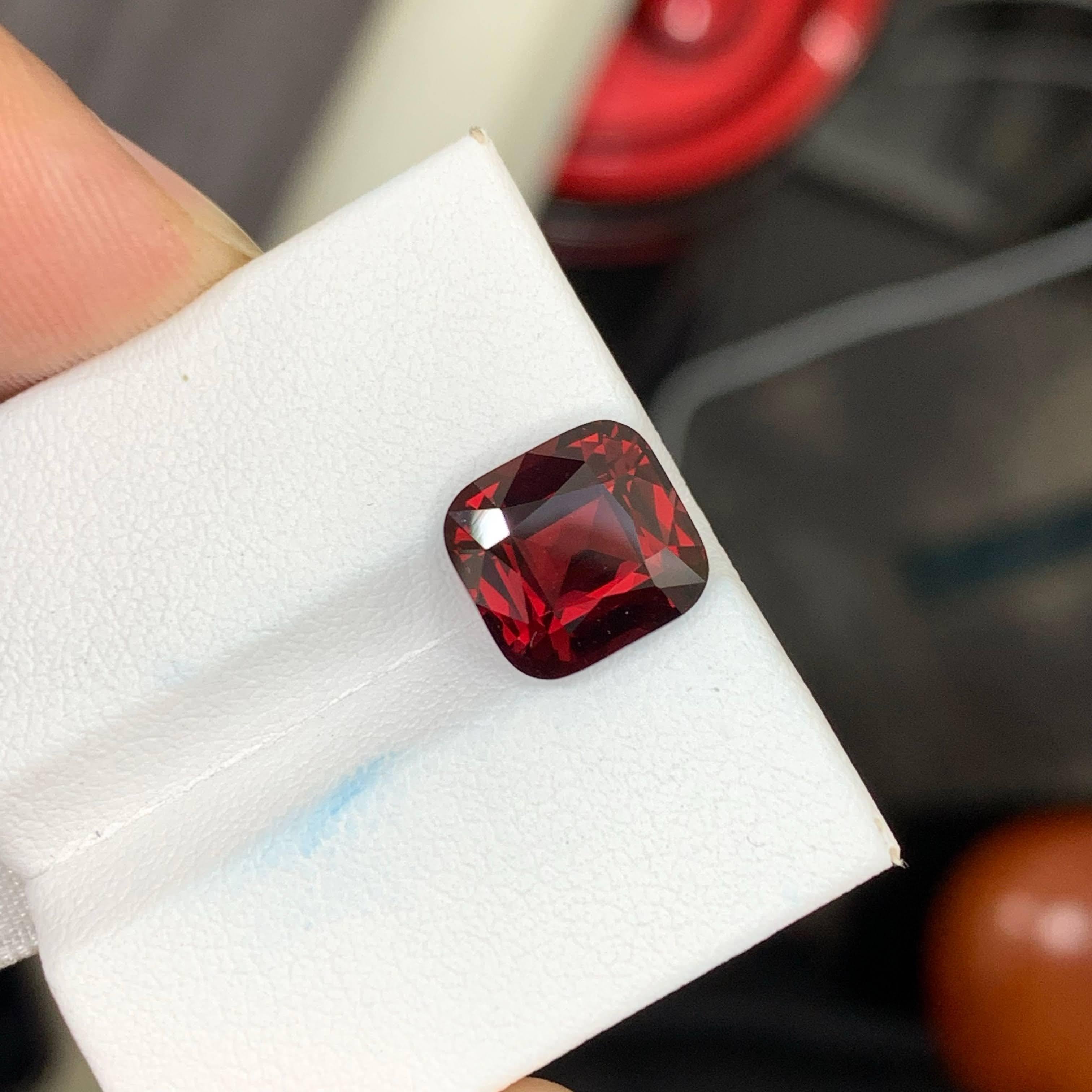 5,05 Carati Nature Sciolto Granato Rosso Brillante Pietra Taglio Cuscino Africa Gemma in vendita 1