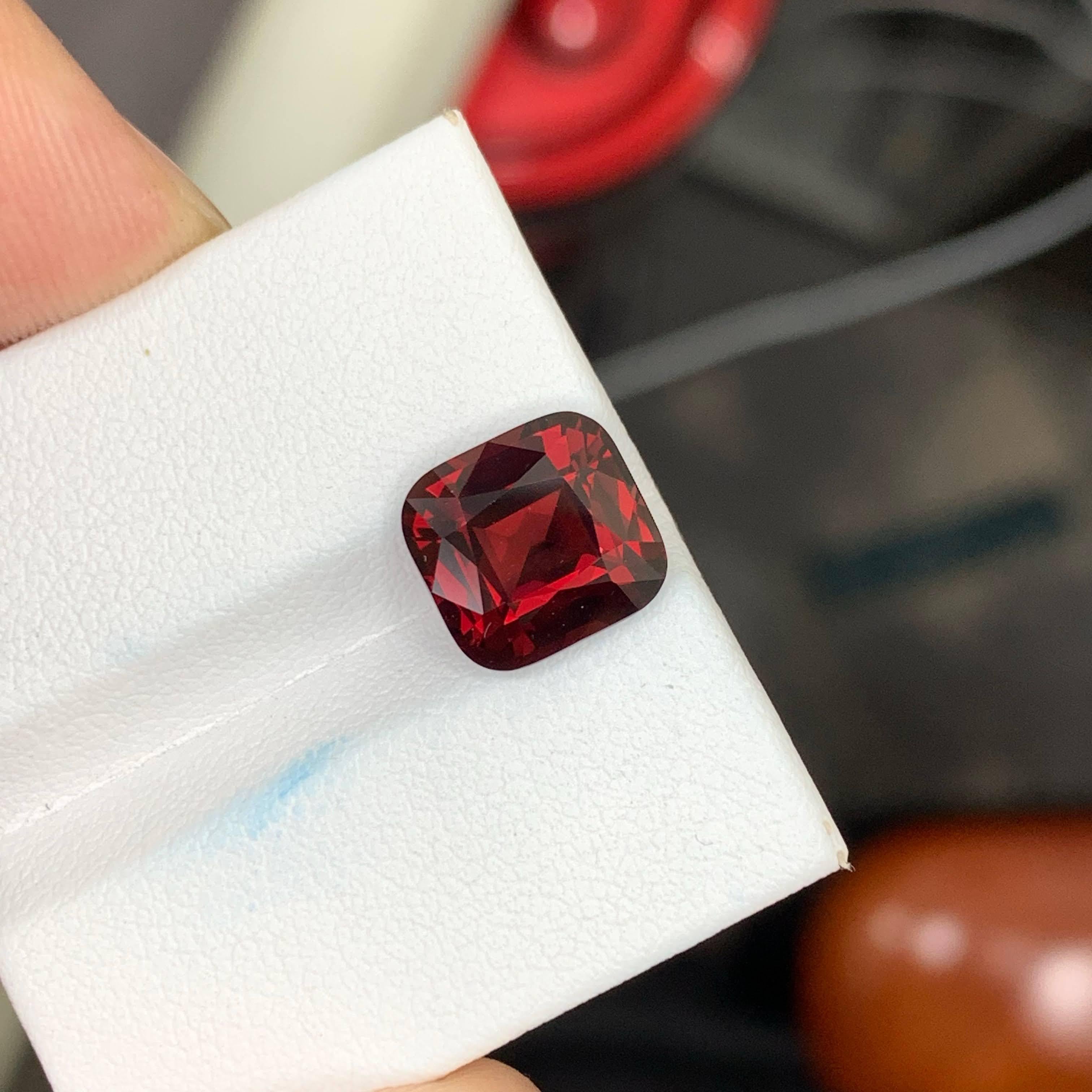 5,05 Carati Nature Sciolto Granato Rosso Brillante Pietra Taglio Cuscino Africa Gemma in vendita 2