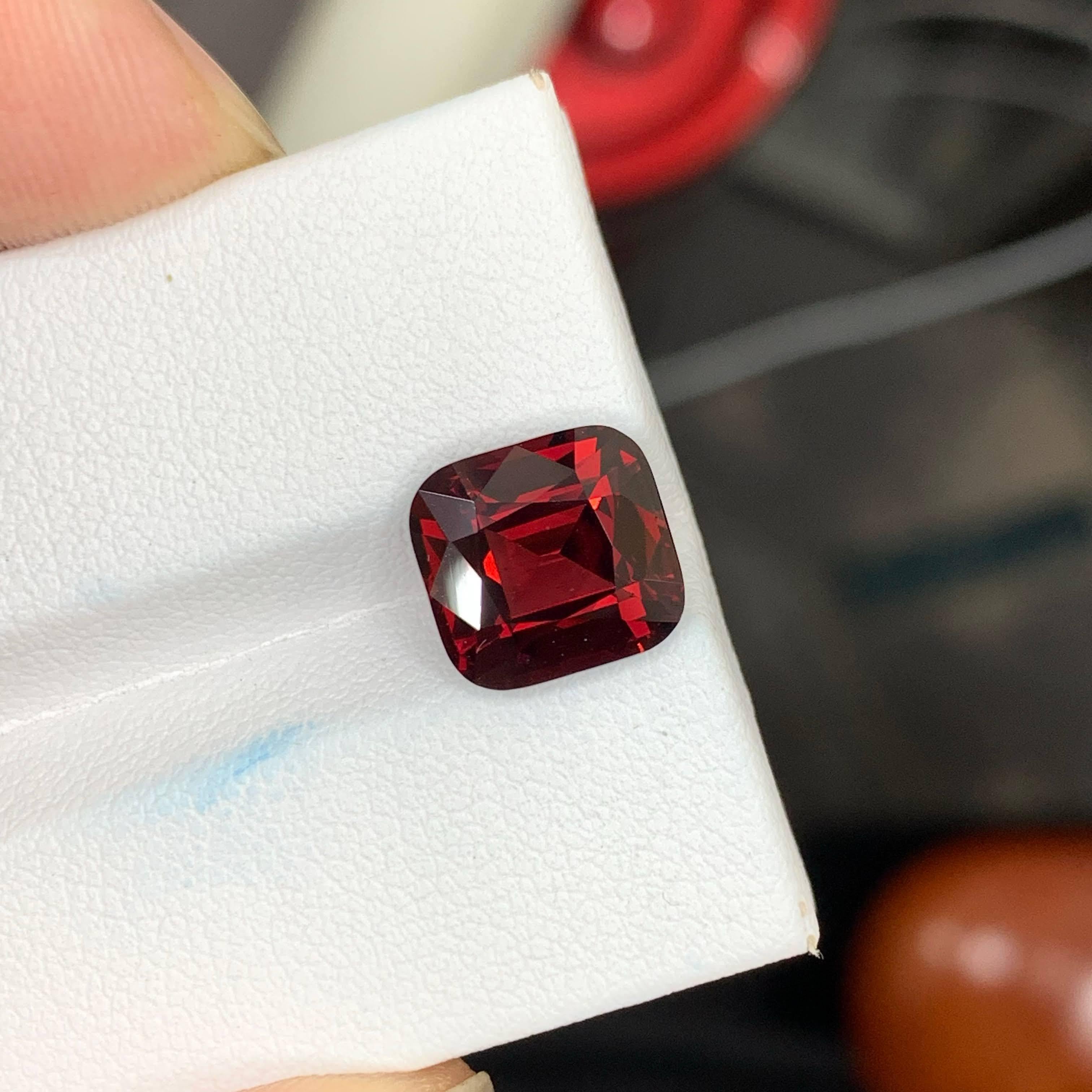 5,05 Carati Nature Sciolto Granato Rosso Brillante Pietra Taglio Cuscino Africa Gemma in vendita 3