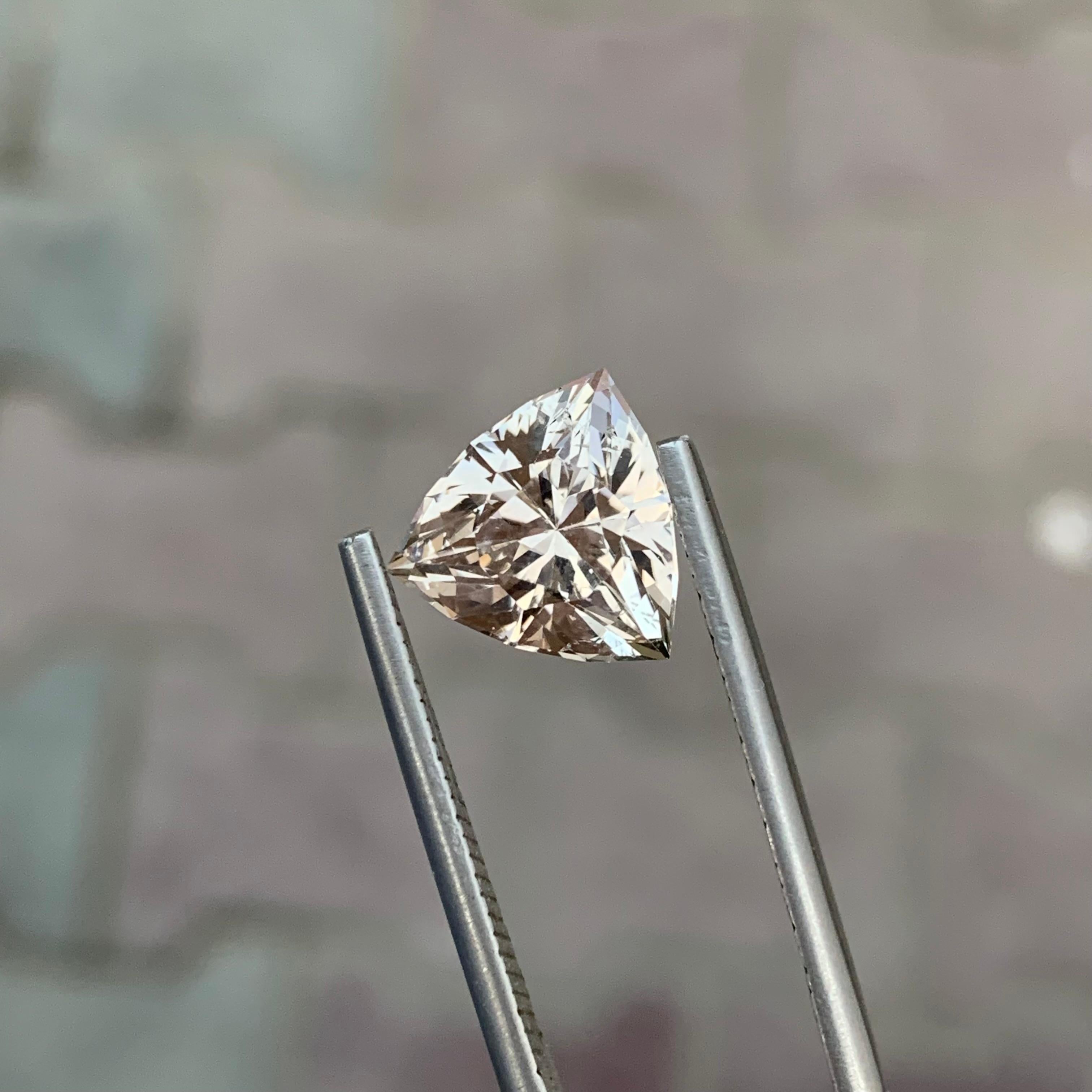 Arts and Crafts 5.05 Carat Natural Loose Fancy Cut Topaz Trillion Shape For Sale