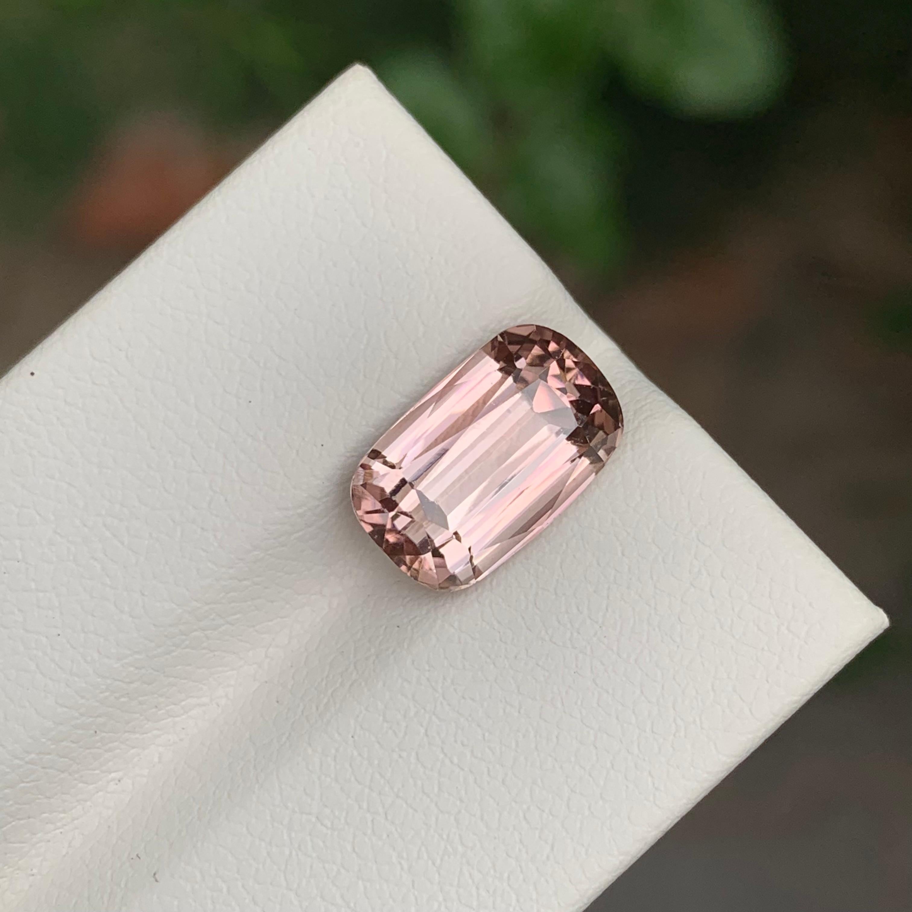 Tormalina rosa pesca sfaccettata

Peso: 5,05 Carati
Dimensioni: 12 x 7,6 x 6,8 mm
Colore: Rosa pesca 
Trattamento: Non
Certificato: Su richiesta del cliente
Forma: Cuscino


La tormalina è una gemma affascinante nota per la sua notevole varietà di