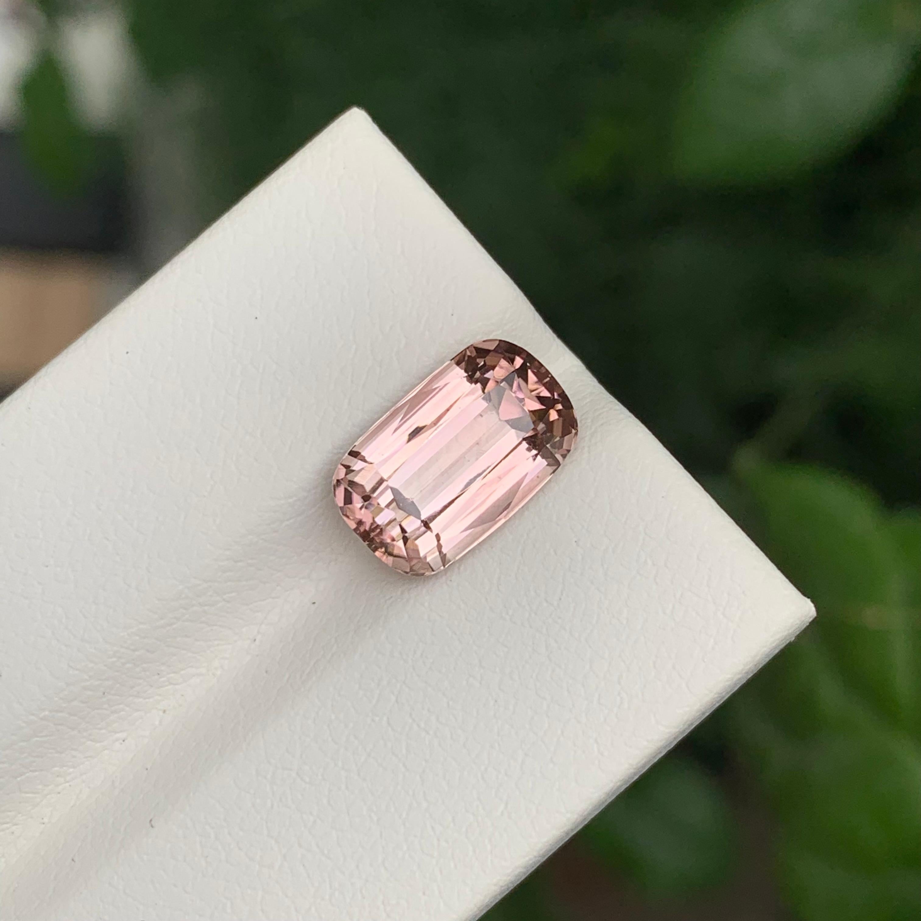 Taglio cuscino 5,05 carati di tormalina rosa pesco naturale sciolta a forma di cuscino in vendita
