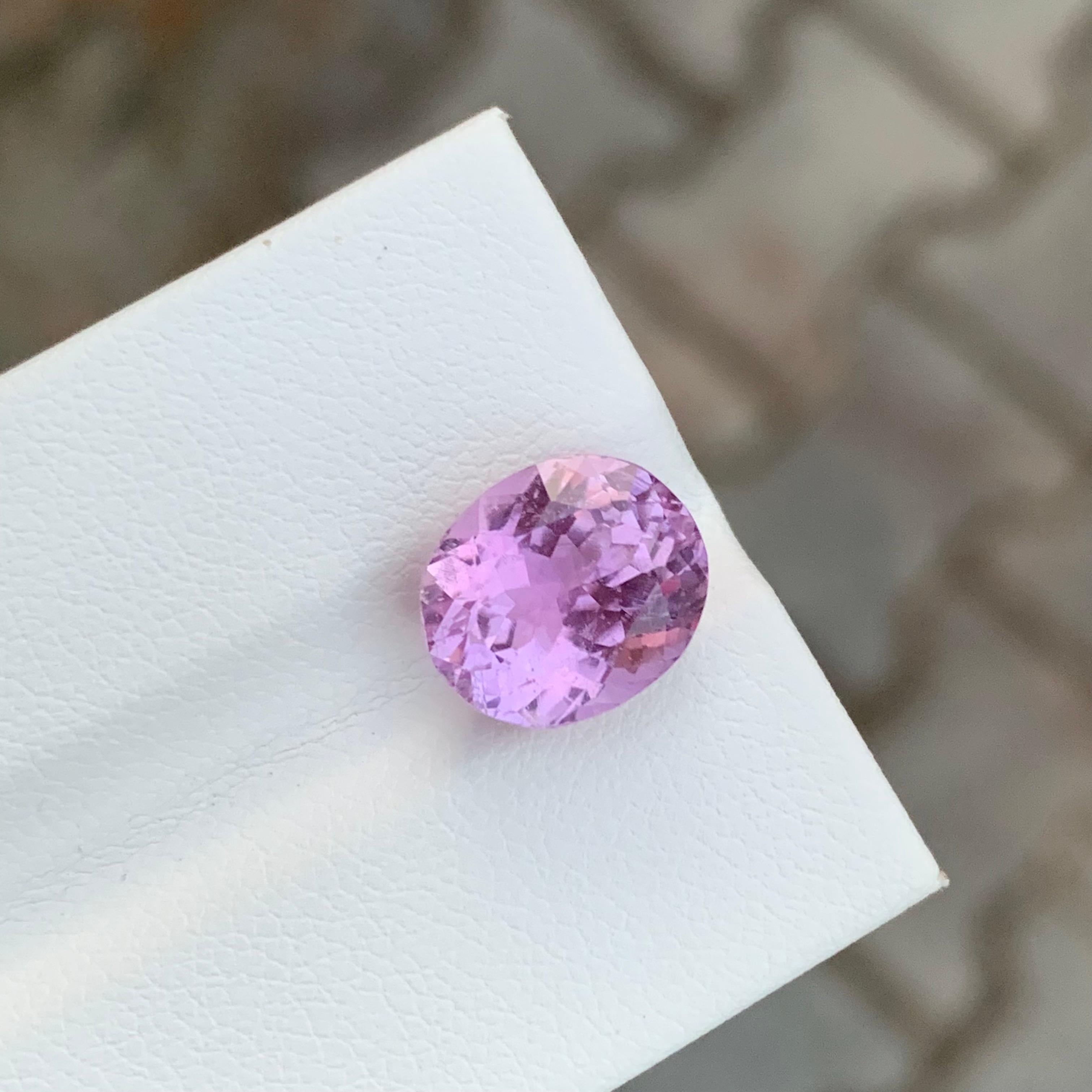 5,05 Karat natürlicher loser rosa Kunzit in ovaler Form aus Afghanistan-Mine im Zustand „Neu“ in Peshawar, PK