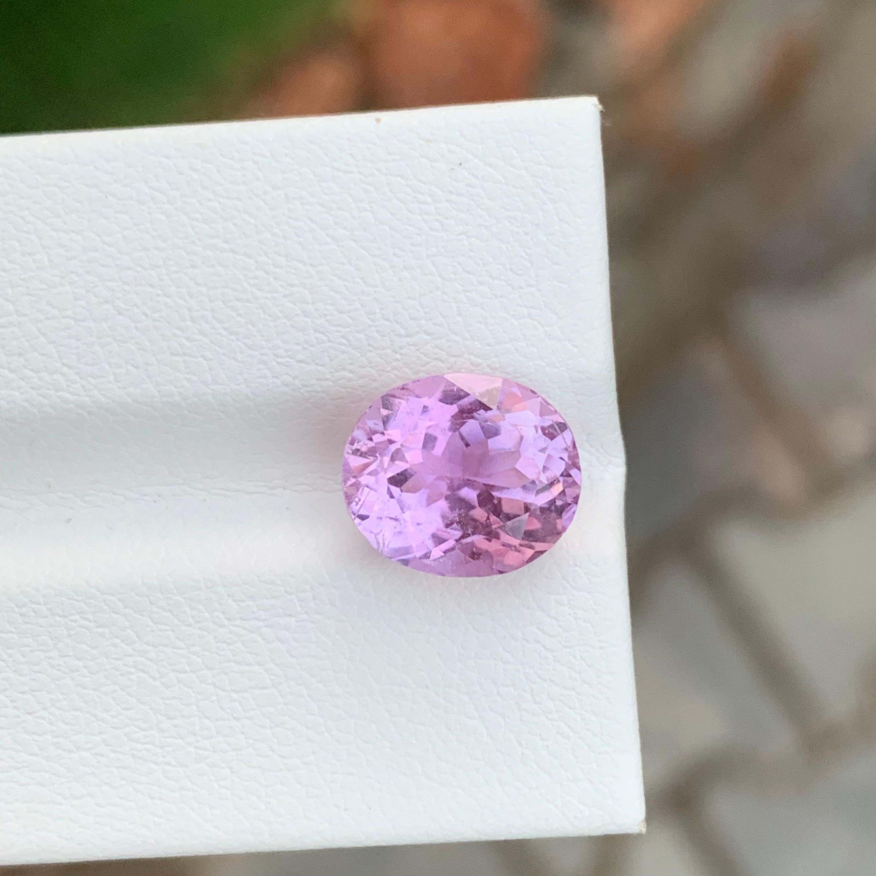 5.05 Carat Natural Loose Pink Kunzite Oval Shape Gem From Afghanistan Mine  For Sale 2