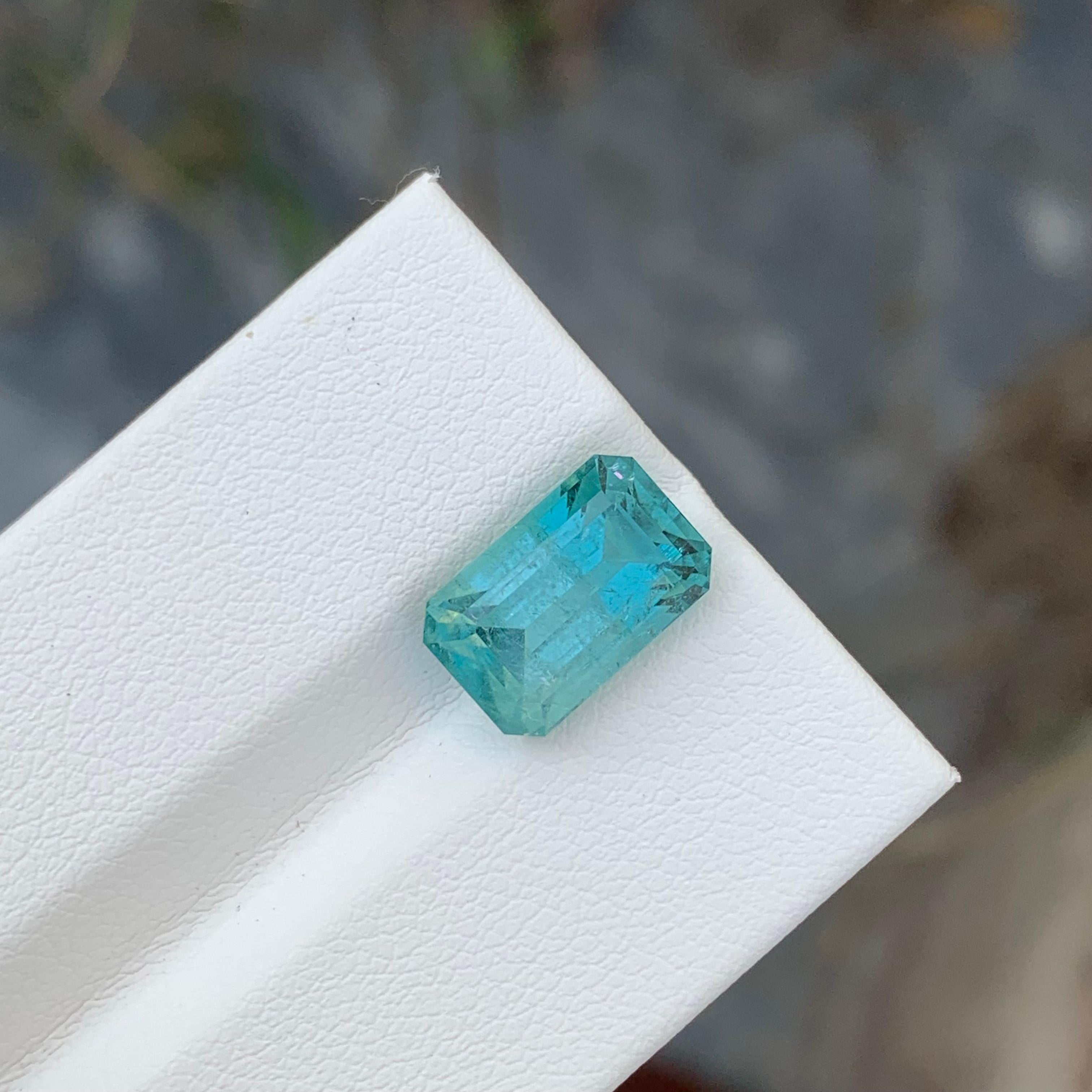 5.05 Carat Natural Rich Color Loose Seafoam Tourmaline Emerald Shape Gemstone en vente 4