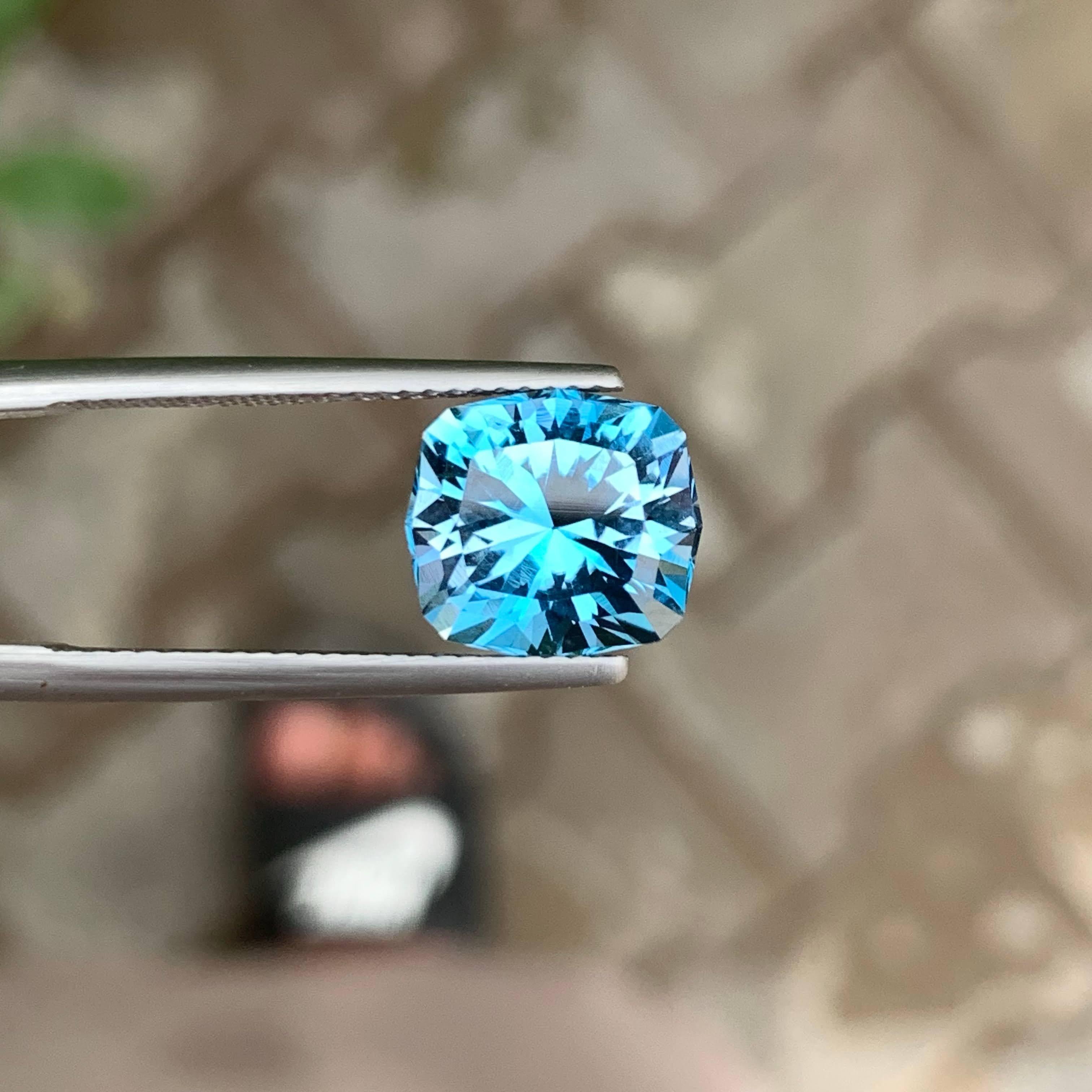5.05 Carat Naturel Loose Soft London Blue Topaz Cut Custom Precision from Africa Neuf - En vente à Bangkok, TH